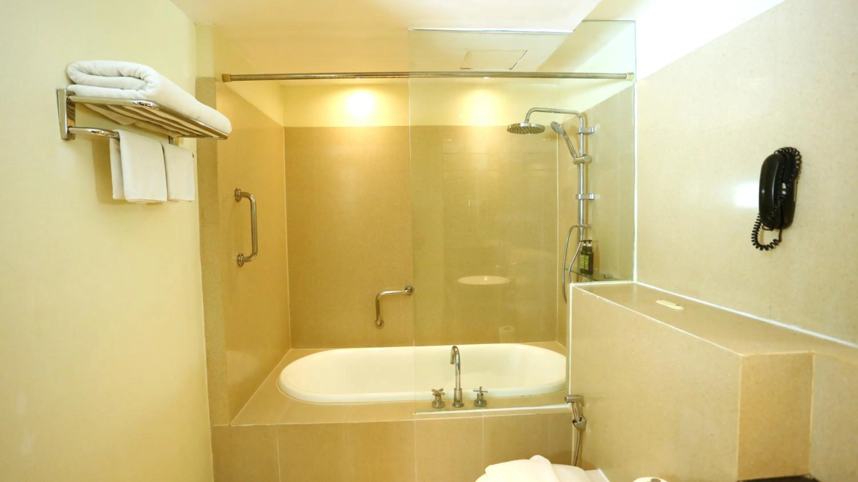 Bathroom in The Quarter Saladaeng by UHG