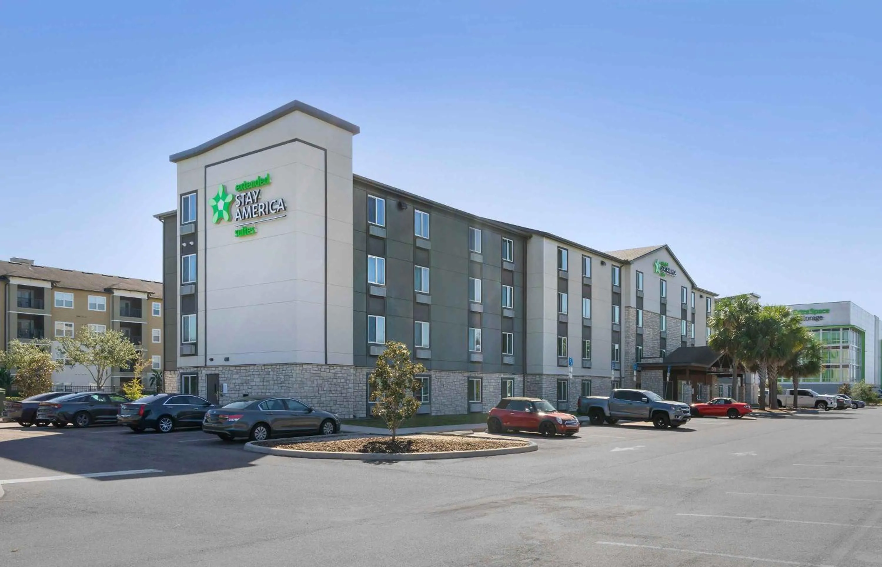 Property building in Extended Stay America Select Suites - Tampa - Brandon - East