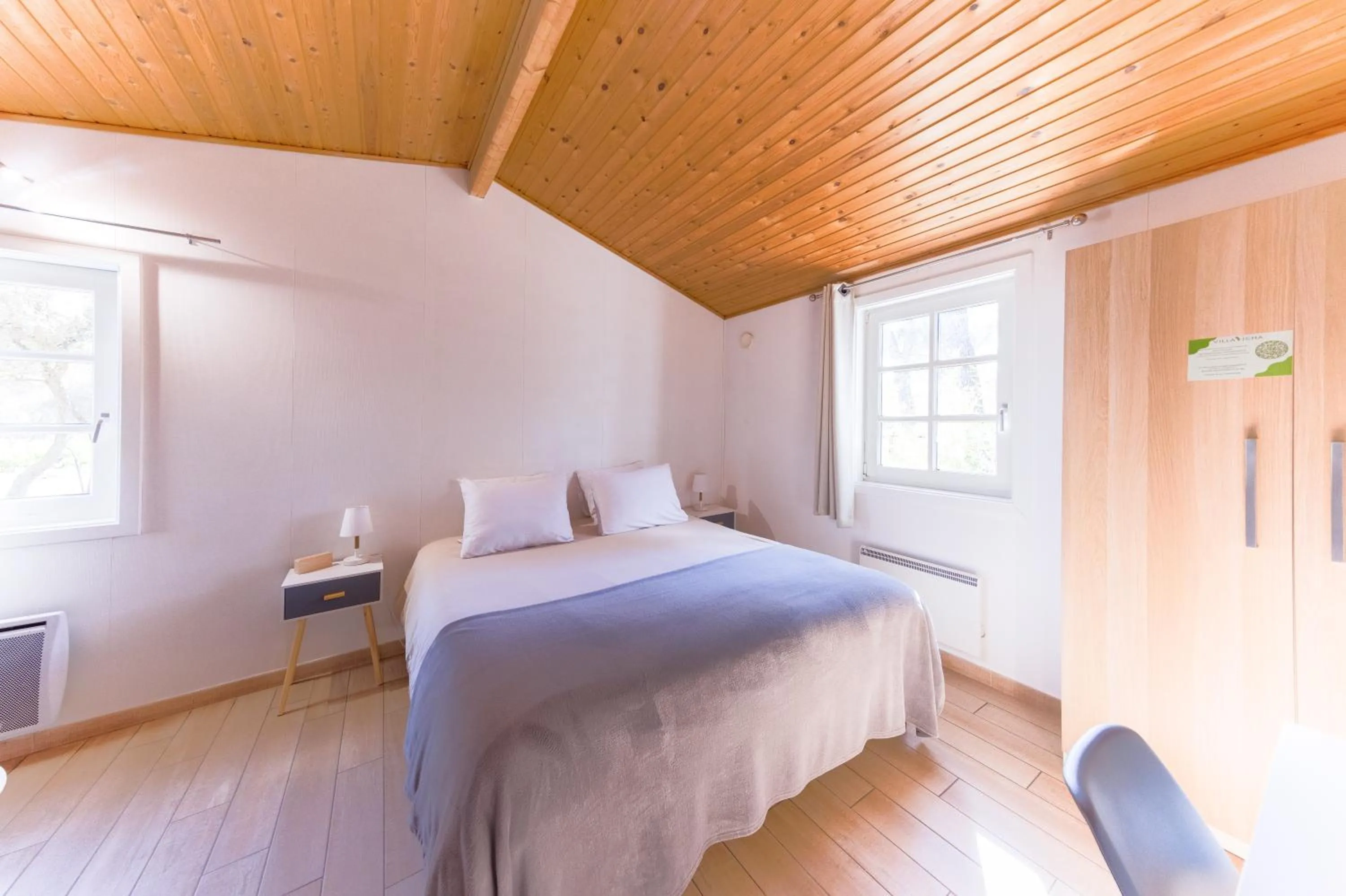 Bed in La Villa Vicha, The Originals Relais