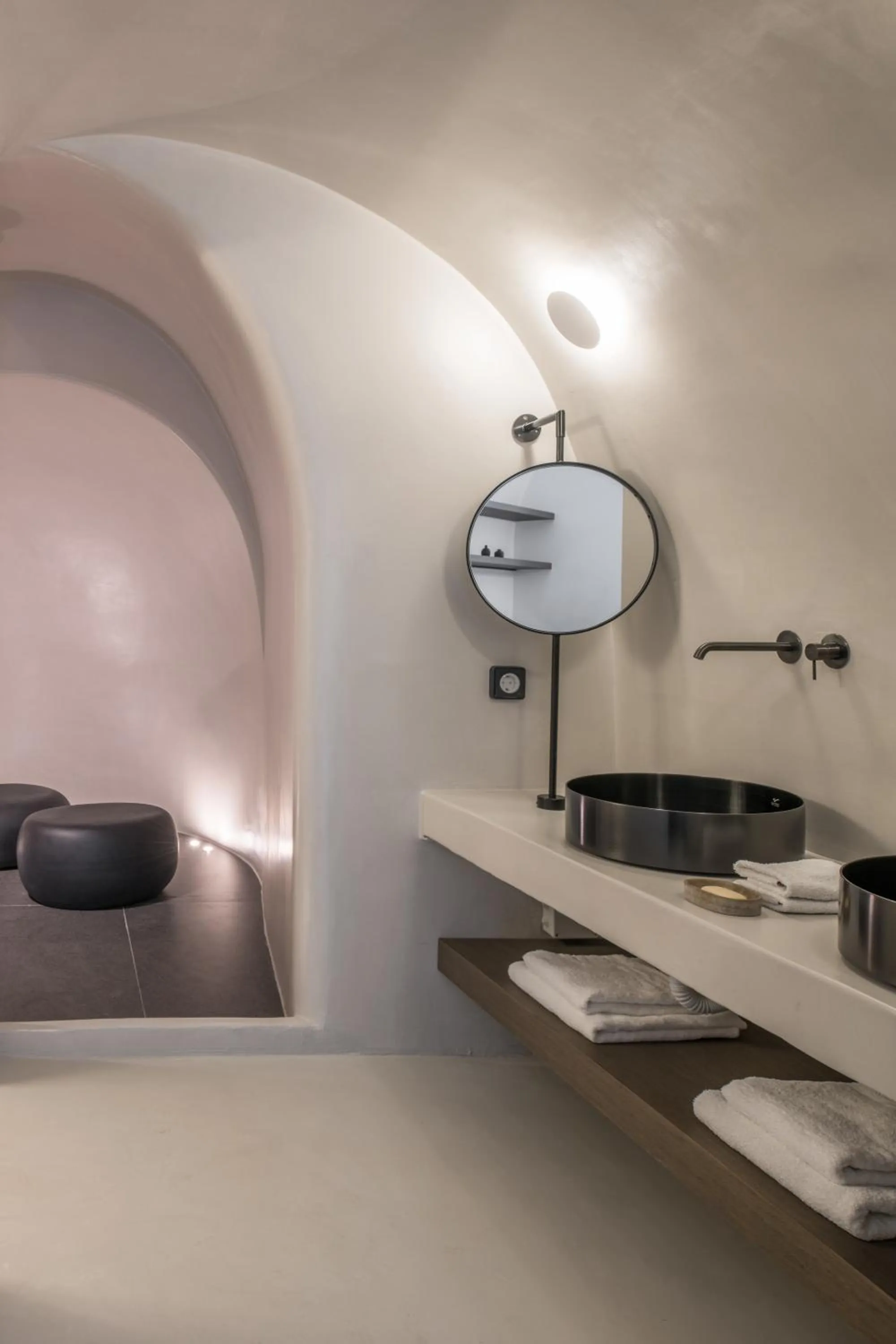 Bathroom in Honeymoon Petra Villas