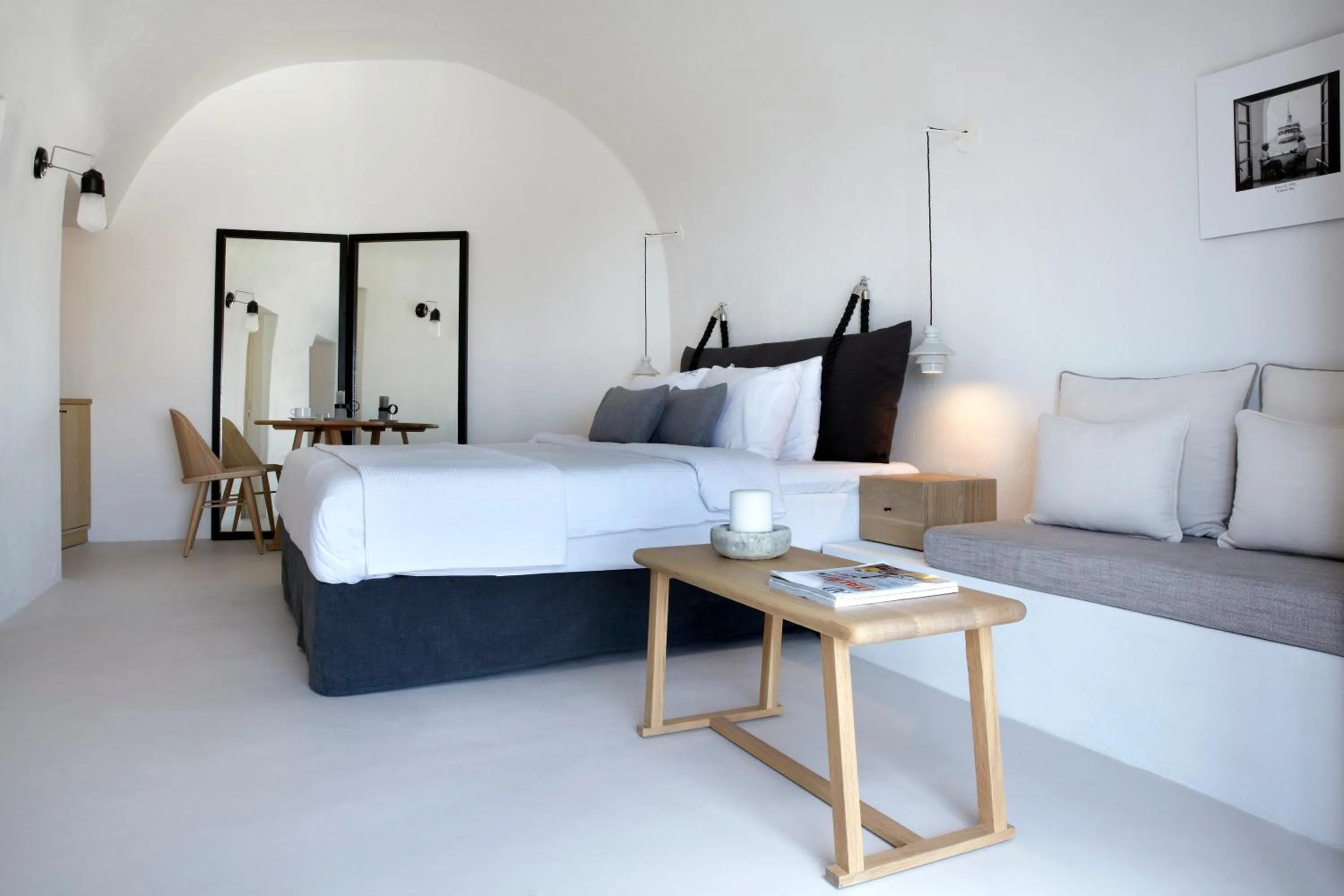 Bed in Honeymoon Petra Villas