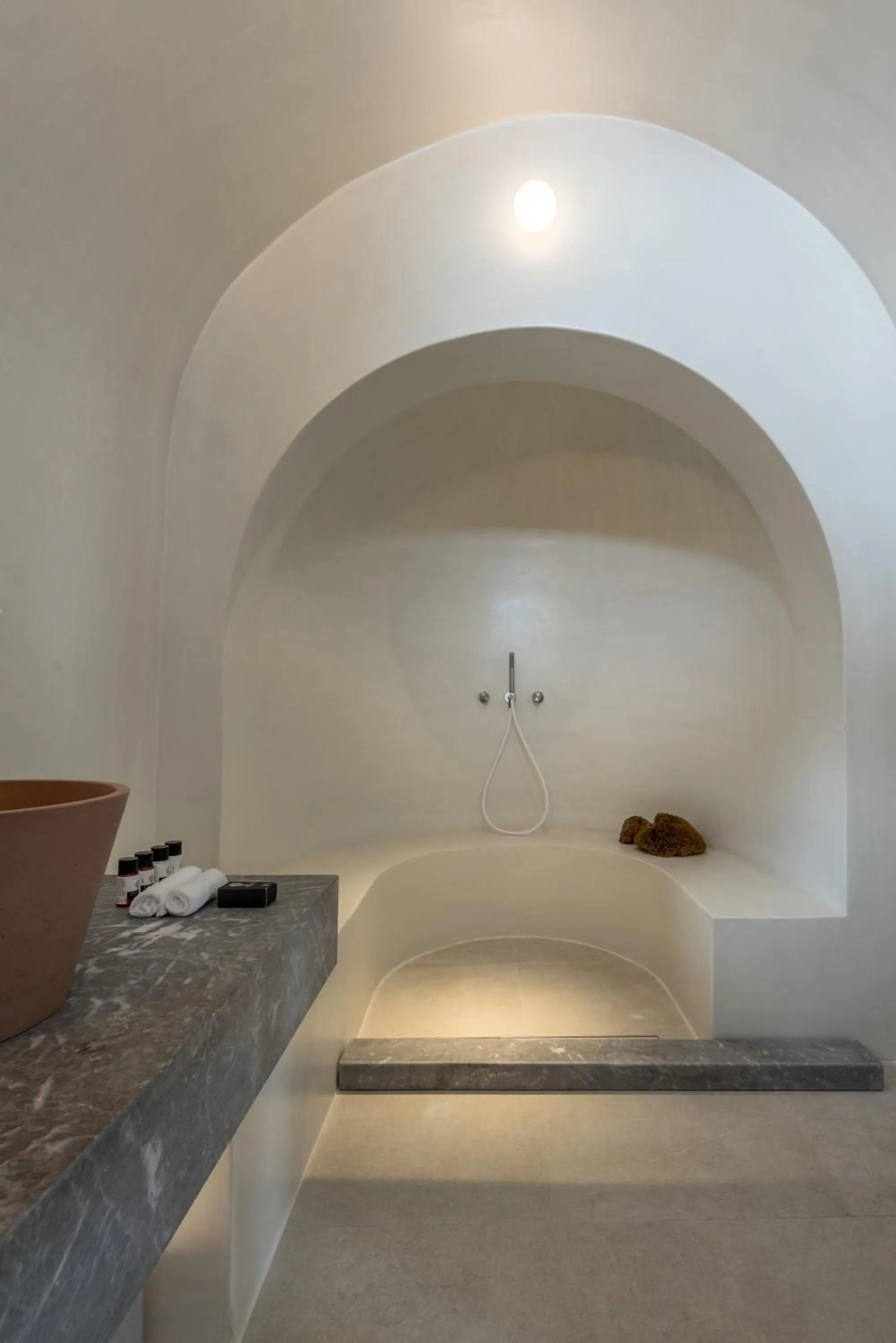 Bathroom in Honeymoon Petra Villas