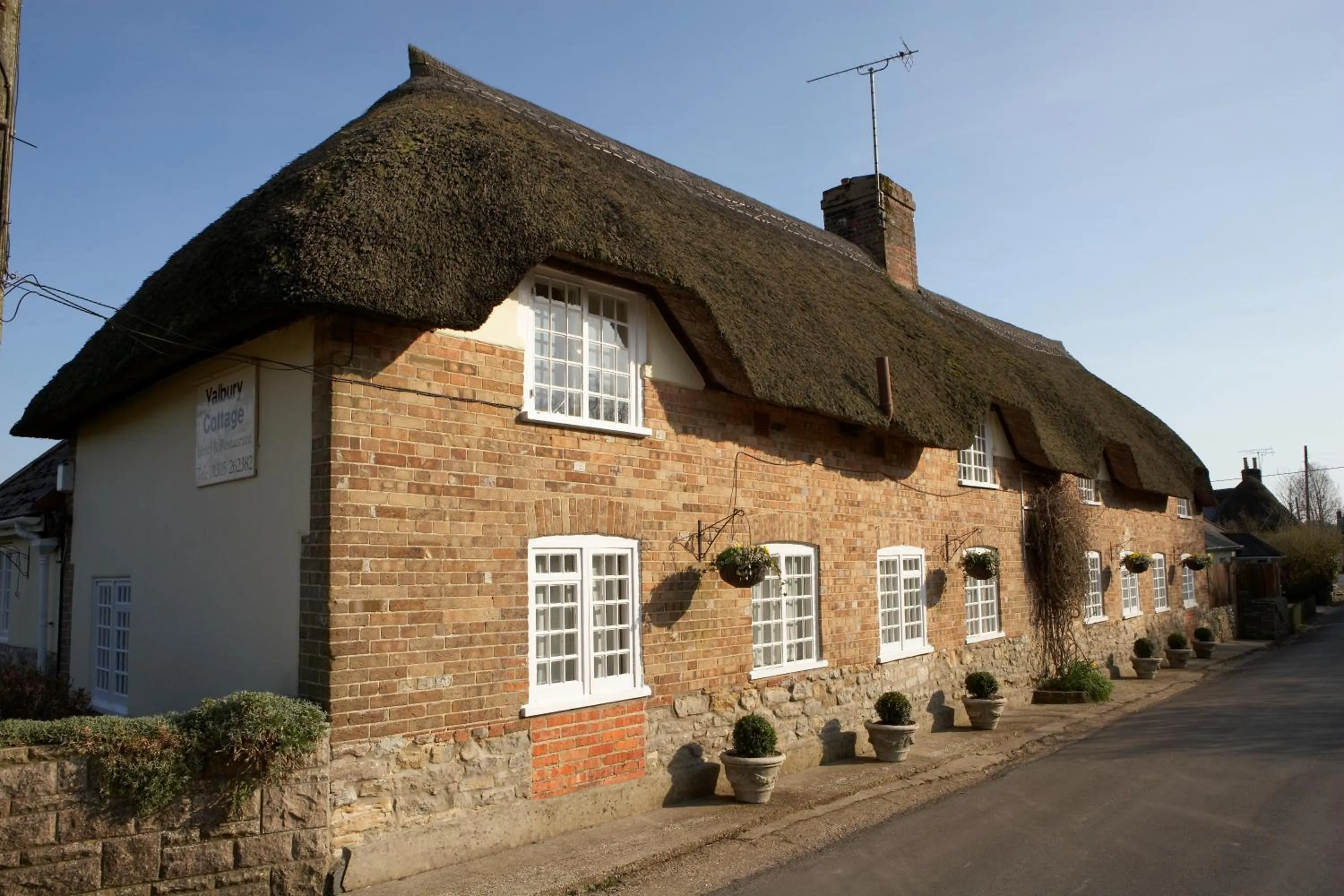 Facade/entrance in Yalbury Cottage