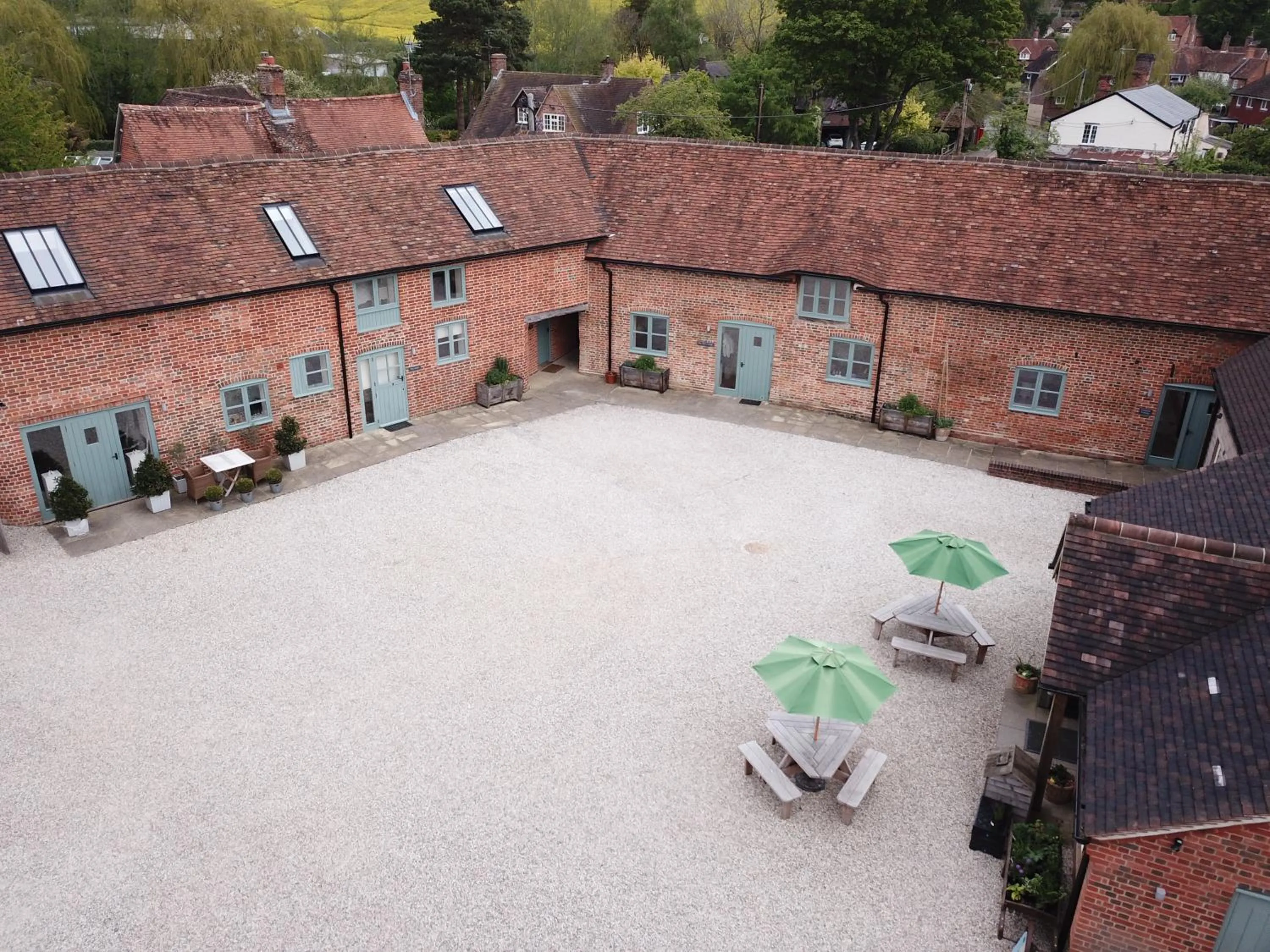 Property building in Manor Farm Courtyard Cottages