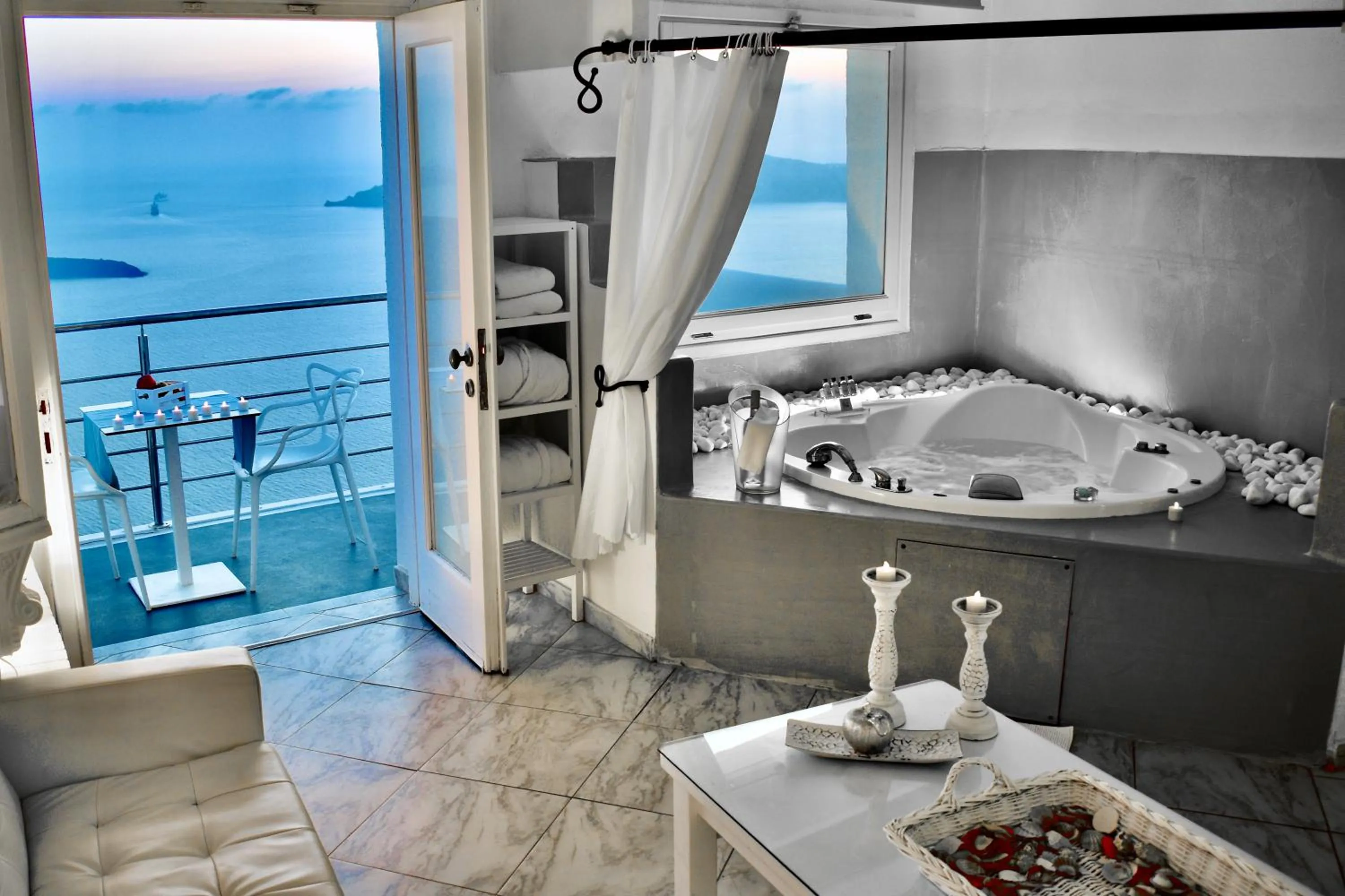 Hot Tub in Aeolos Art & Eco Suites Adults Only