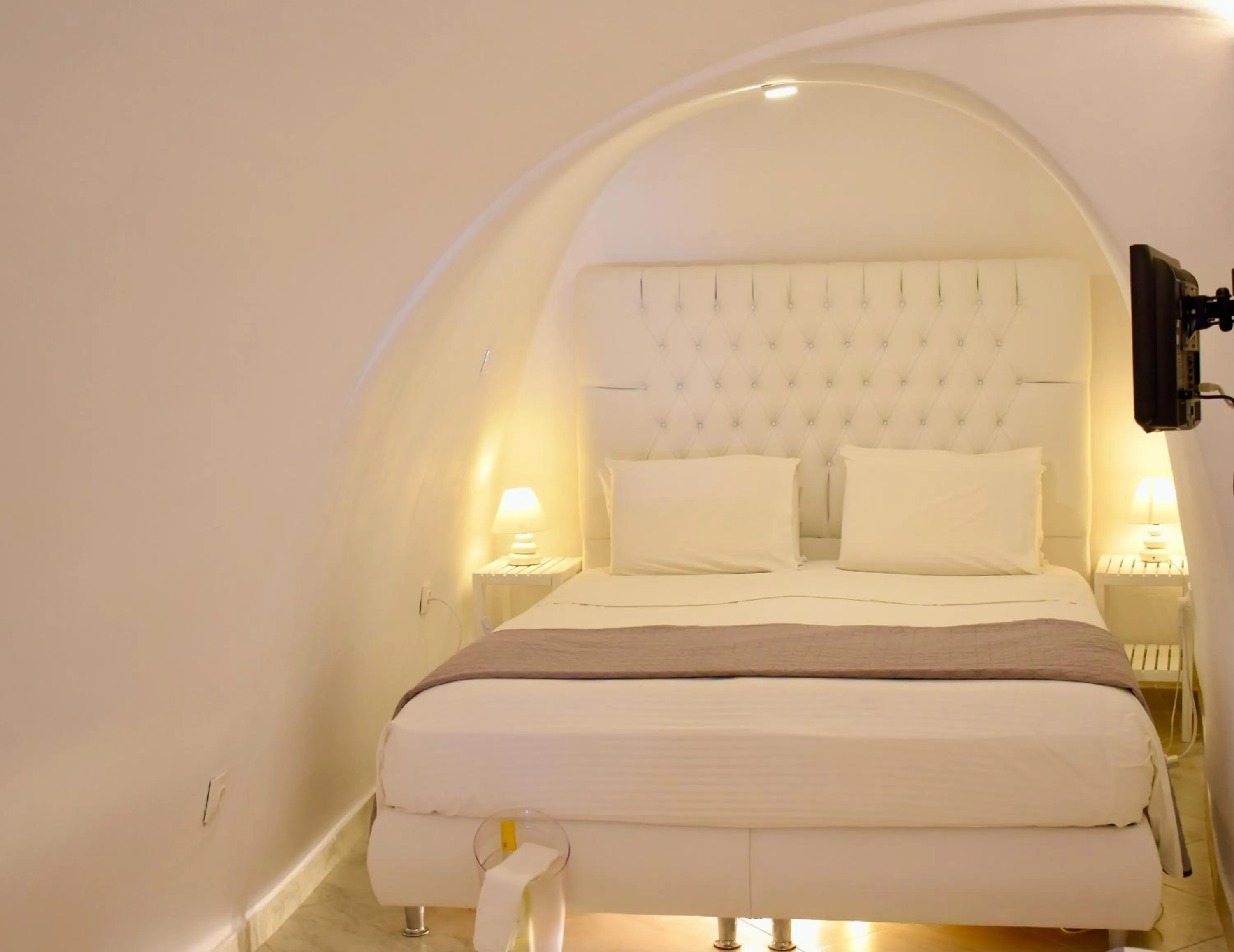 Bed in Aeolos Art & Eco Suites Adults Only