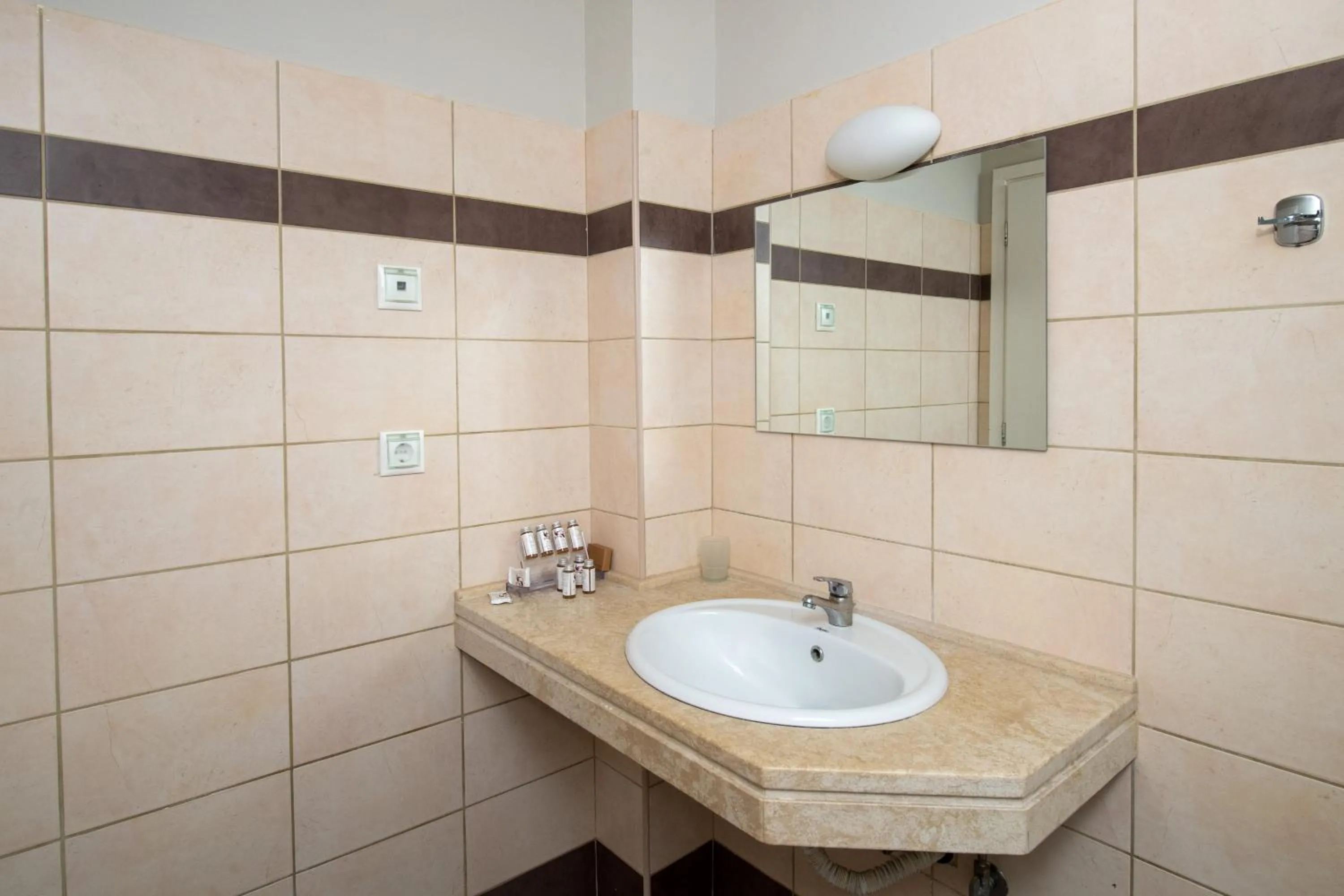 Bathroom in Alkistis Hotel