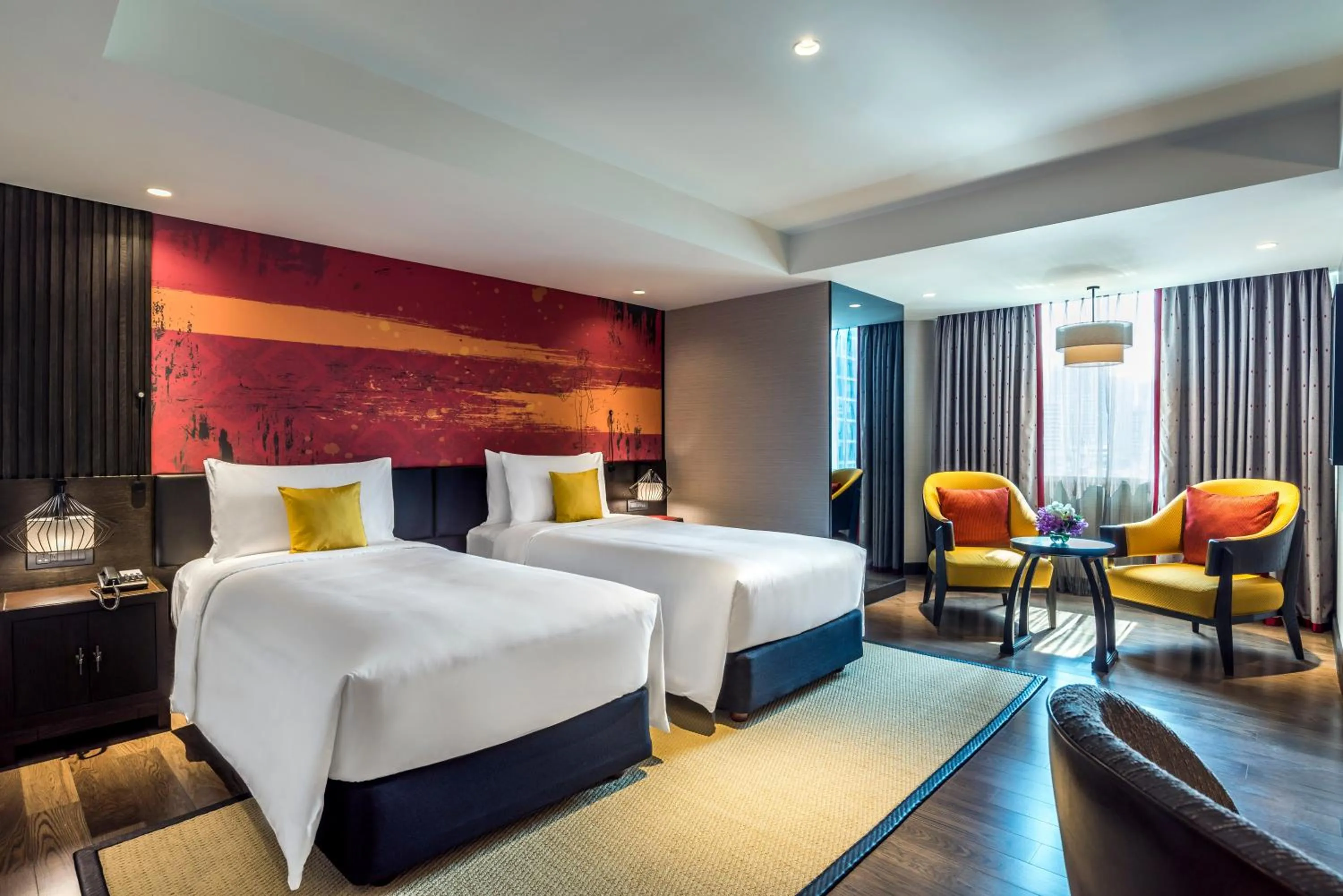 Photo of the whole room, Bed in Mercure Bangkok Sukhumvit 11