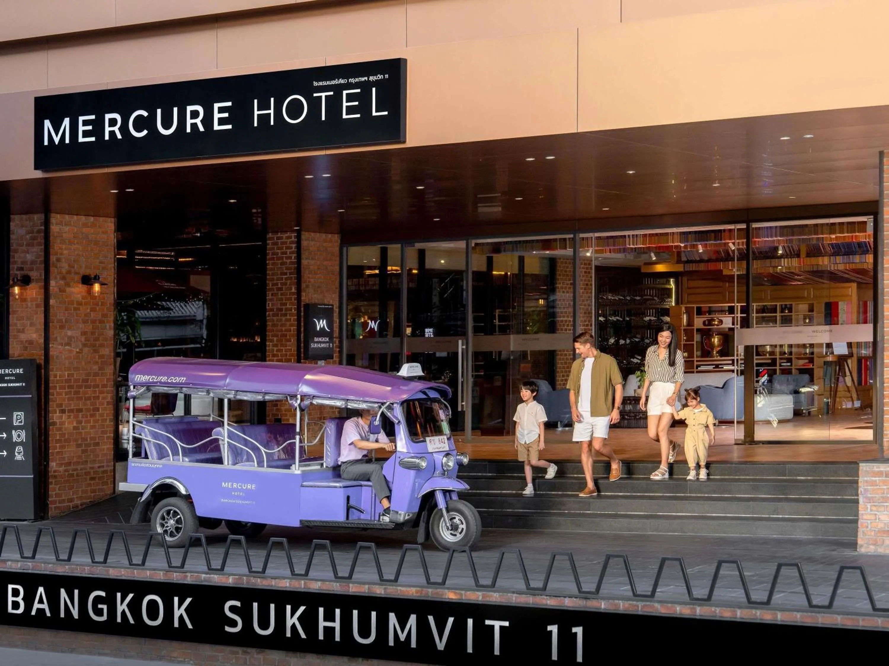 Property building in Mercure Bangkok Sukhumvit 11