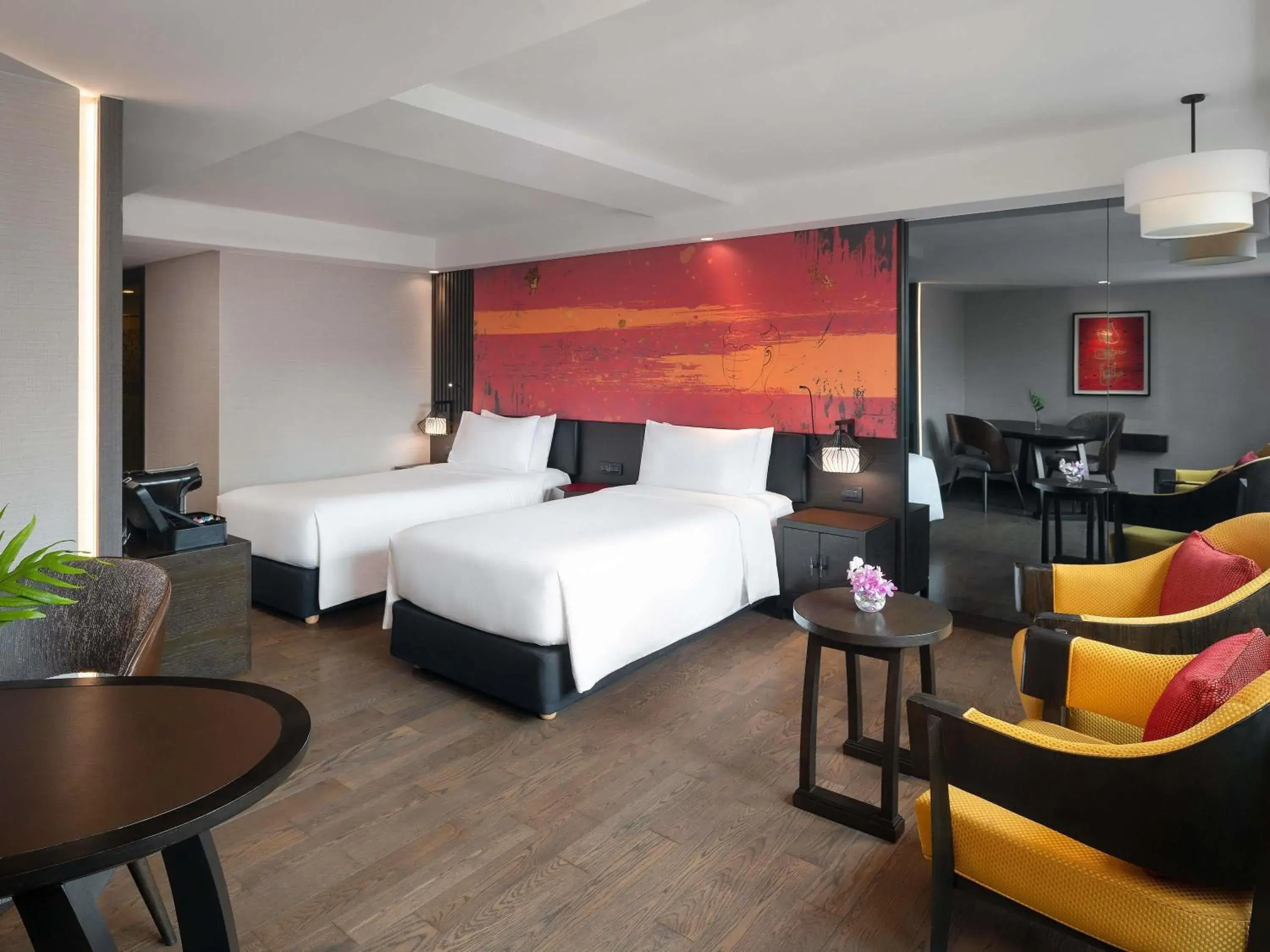 Privilege Twin Room with Lounge Access in Mercure Bangkok Sukhumvit 11 Privilege Twin Room with Lounge Access in Mercure Bangkok Sukhumvit 11