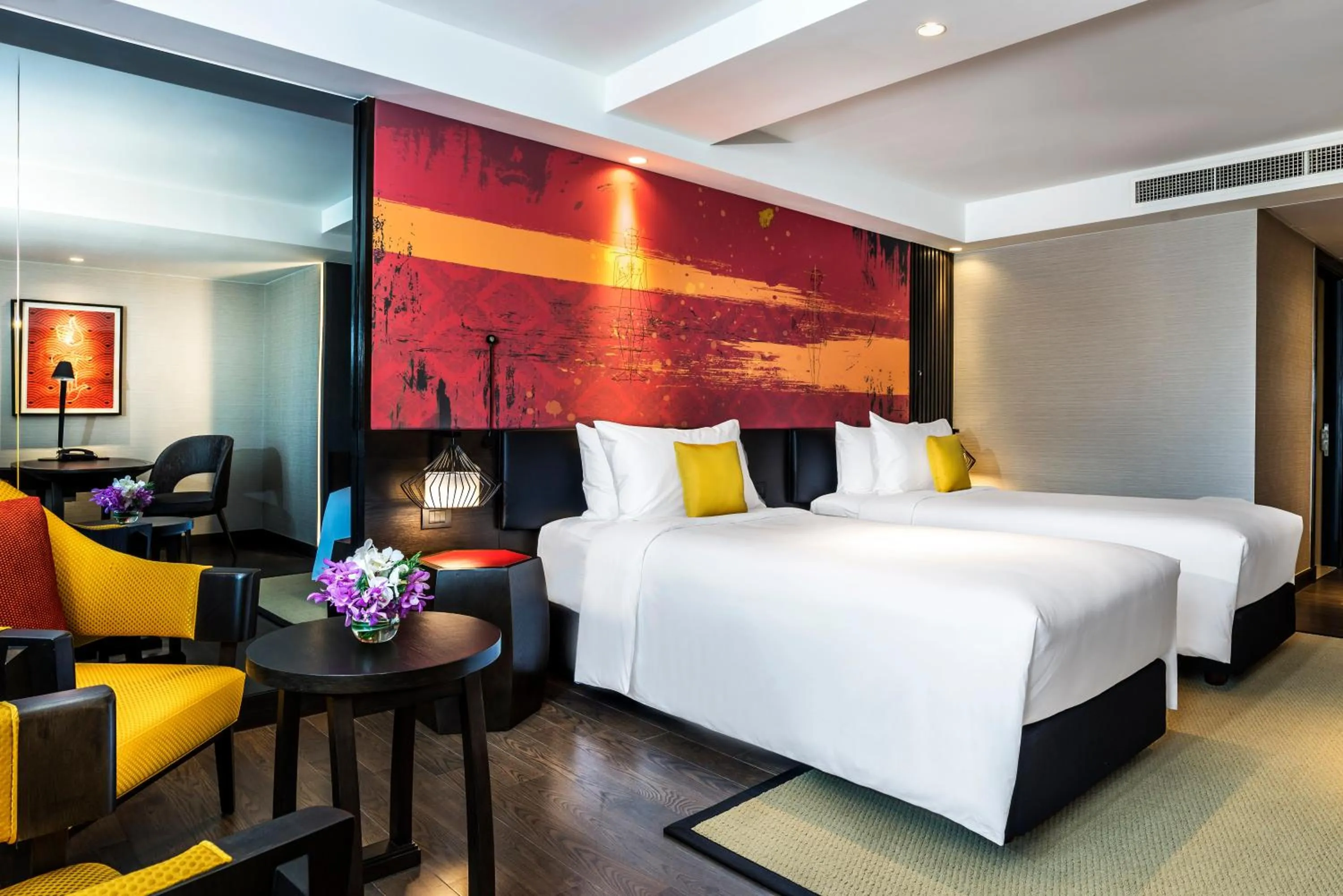 Photo of the whole room, Bed in Mercure Bangkok Sukhumvit 11