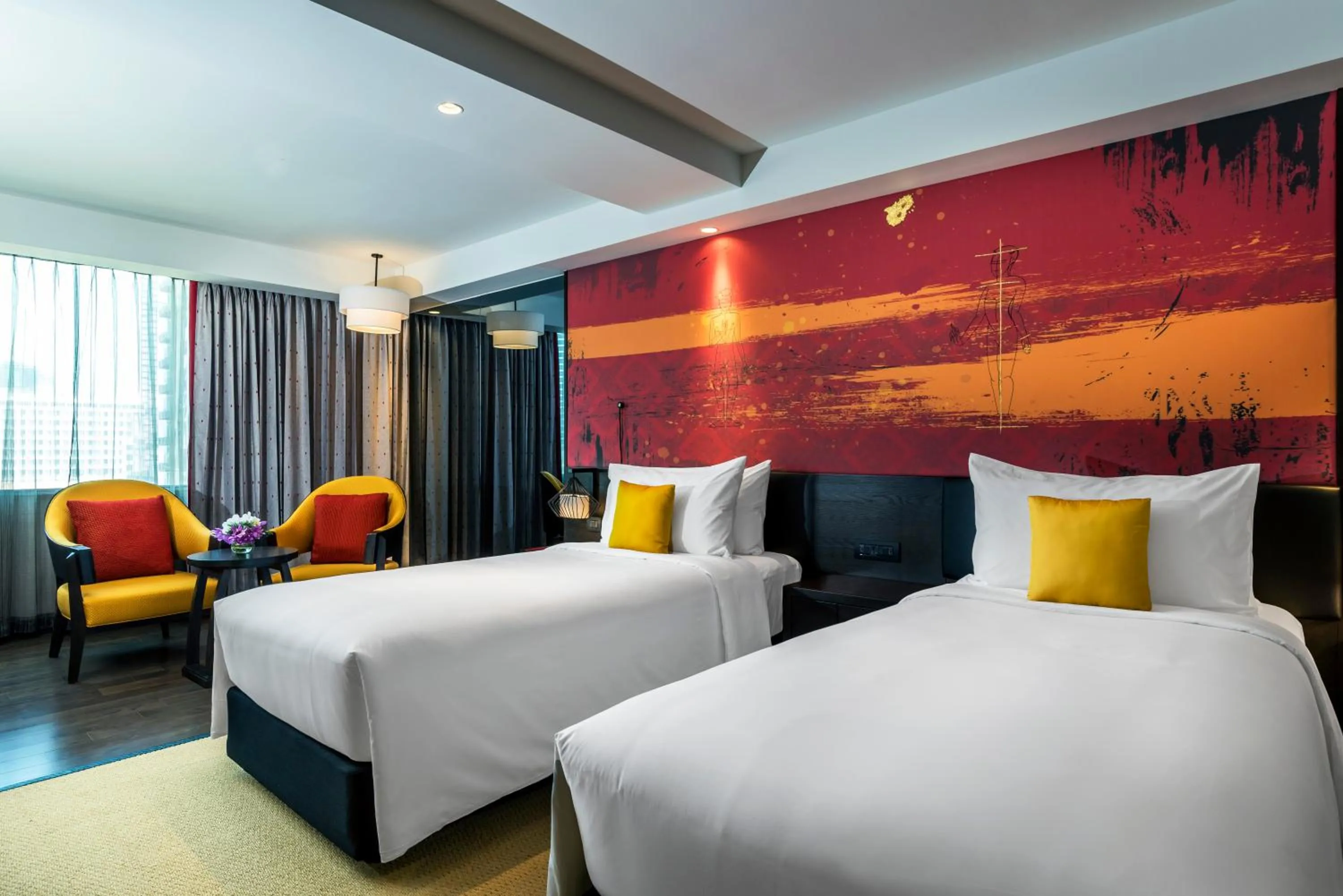 Photo of the whole room, Bed in Mercure Bangkok Sukhumvit 11