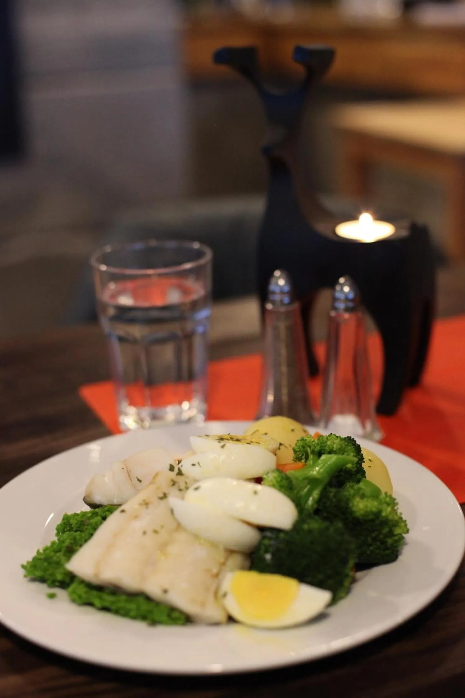 Restaurant/places to eat in Hordatun Hotel