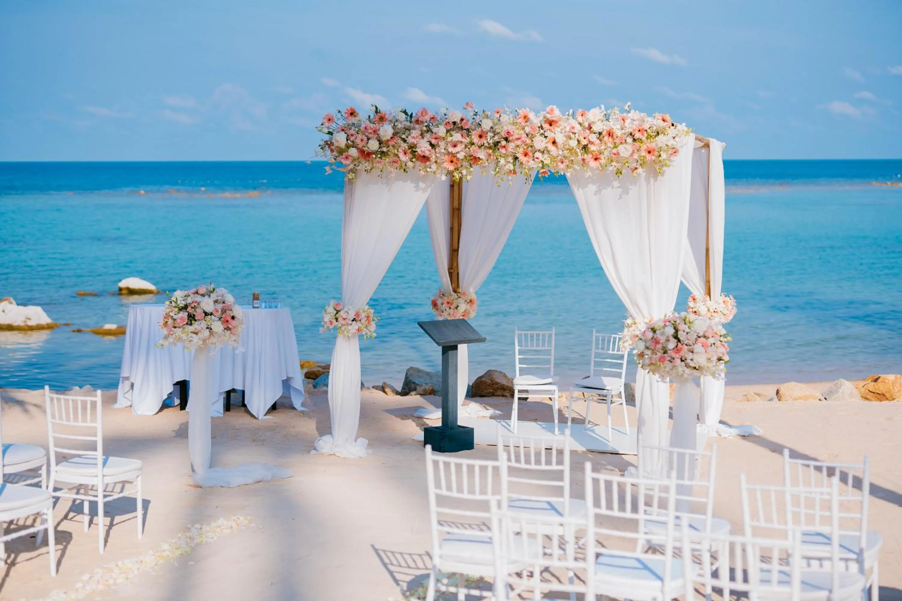 Beach in Anantara Lawana Koh Samui Resort