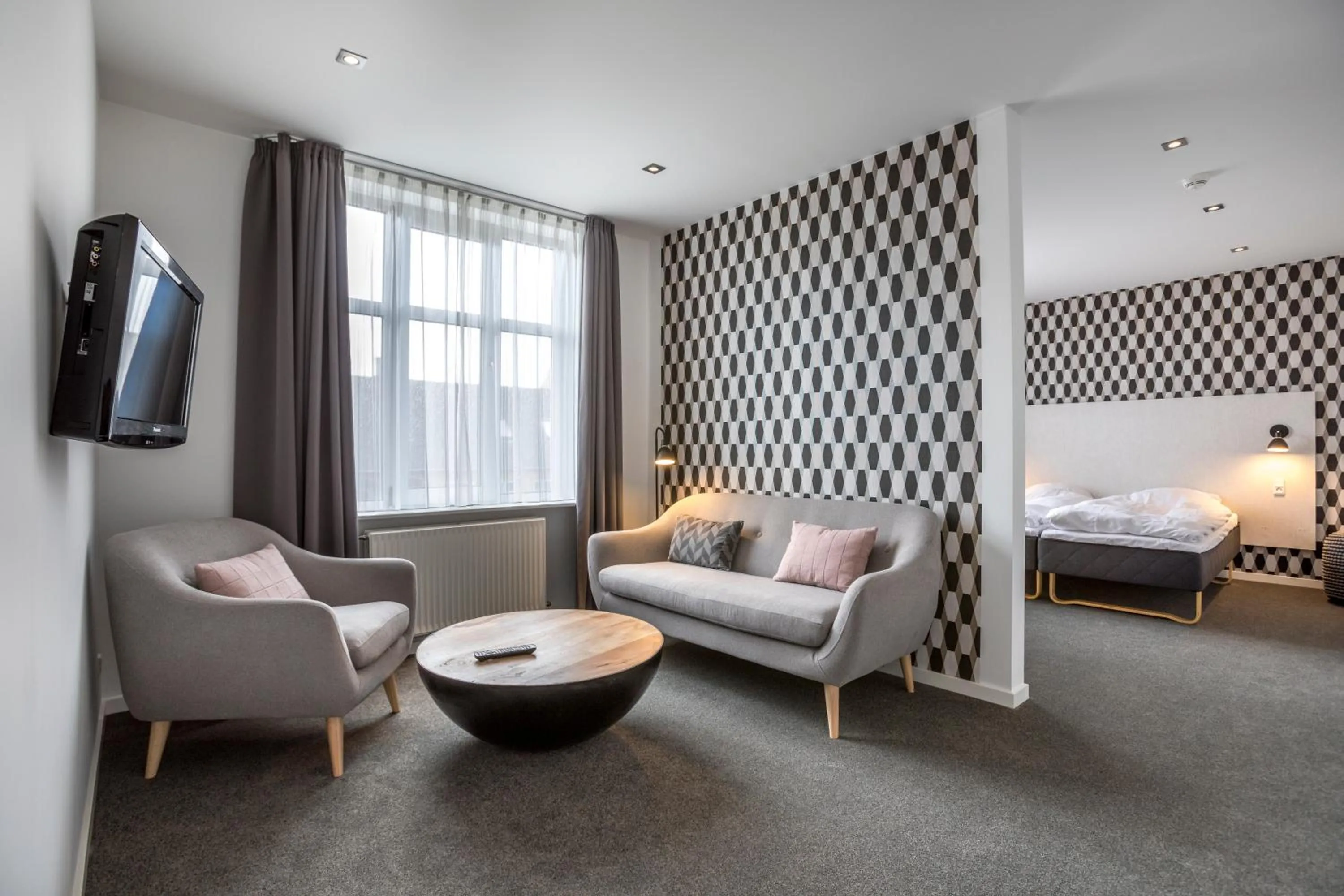 Bed, Seating Area in Hotel Ry