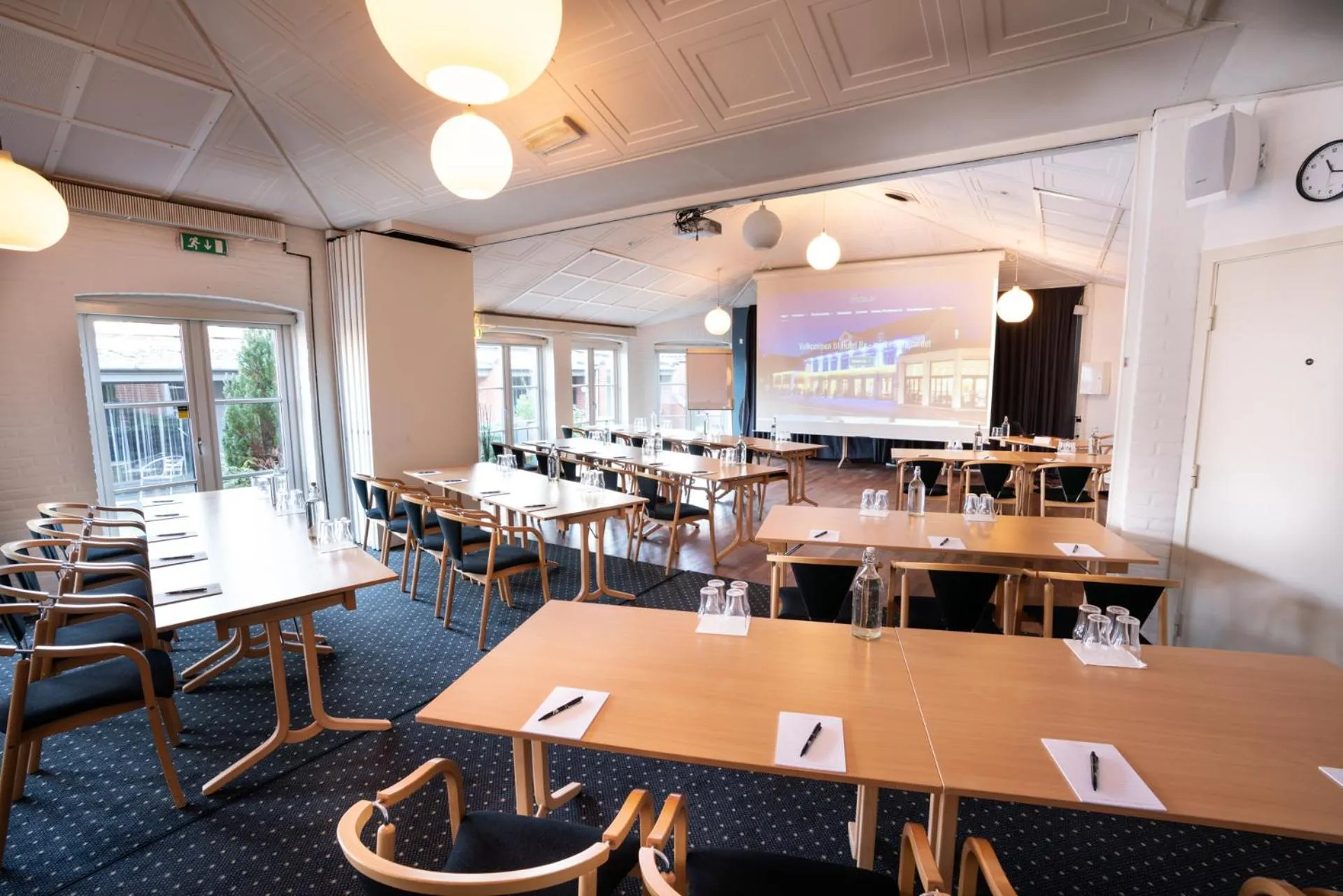 Meeting/conference room, Restaurant/Places to Eat in Hotel Ry