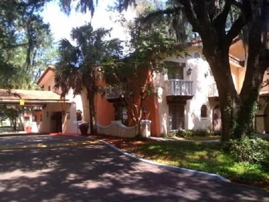 Facade/entrance, Property Building in La Casa Inn and Suites