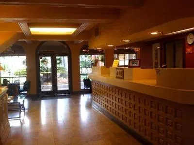 Facade/entrance, Lobby/Reception in La Casa Inn and Suites