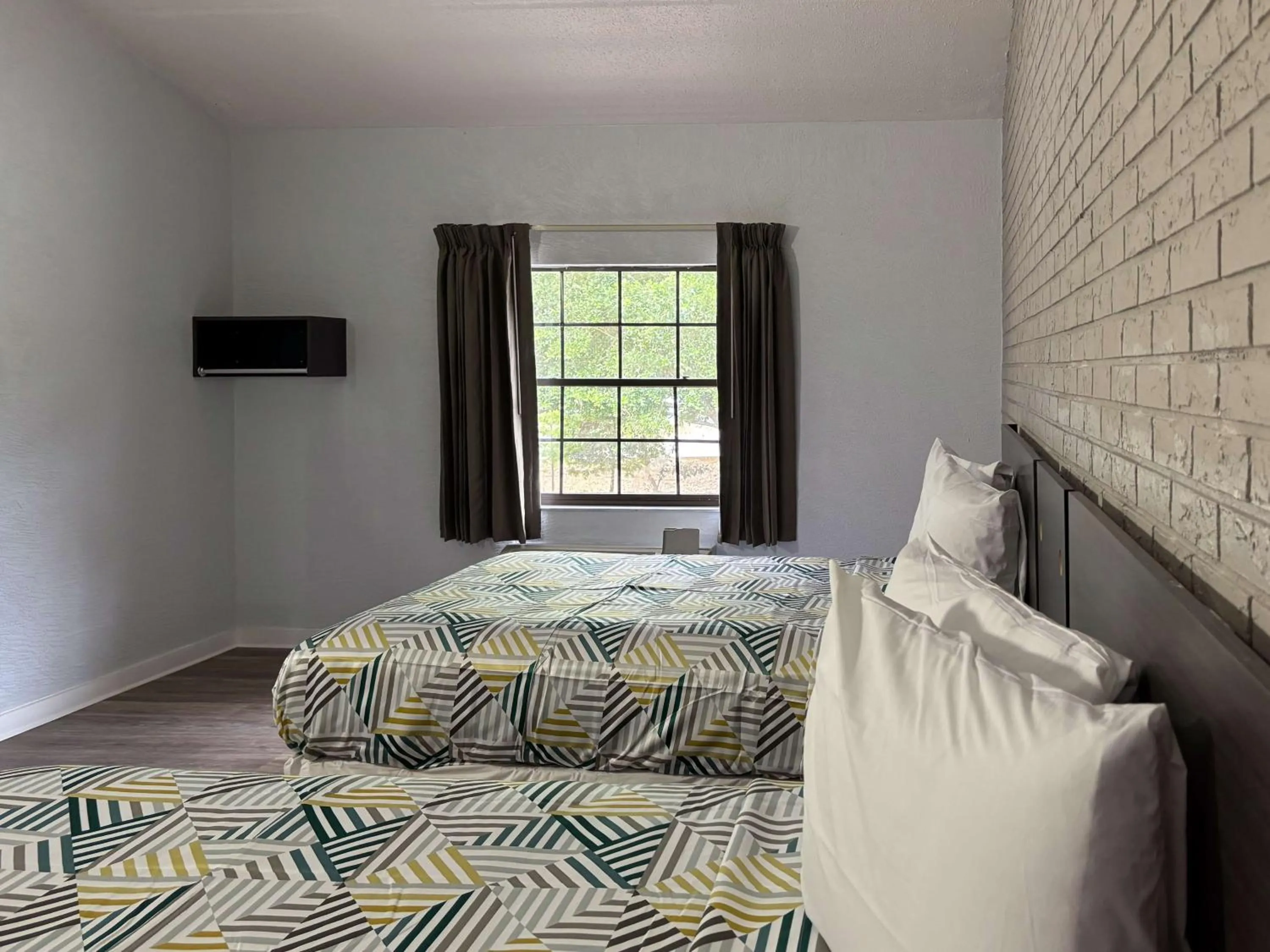 Bedroom, Bed in La Casa Inn and Suites