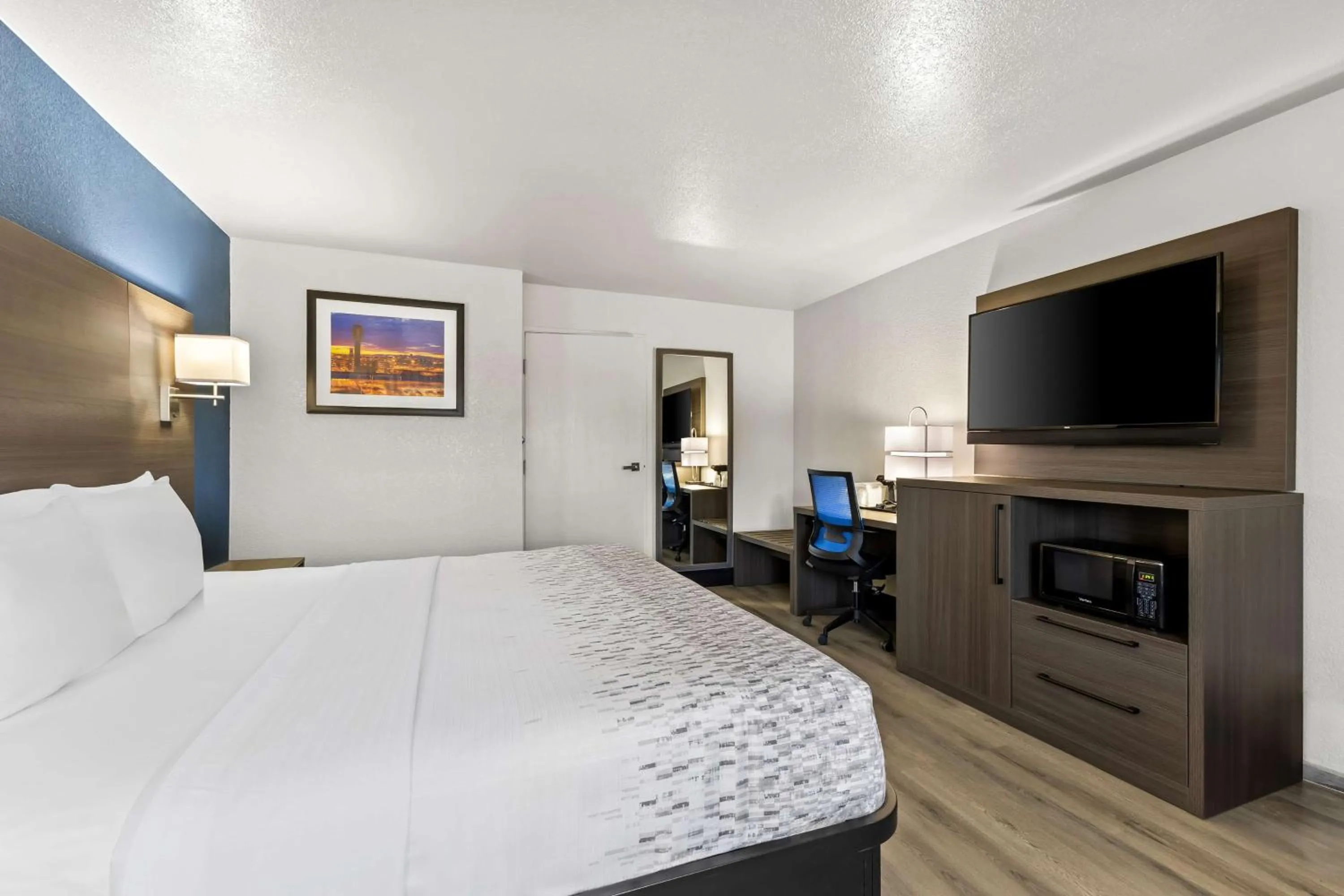 Bed in SureStay Hotel by Best Western Phoenix Airport