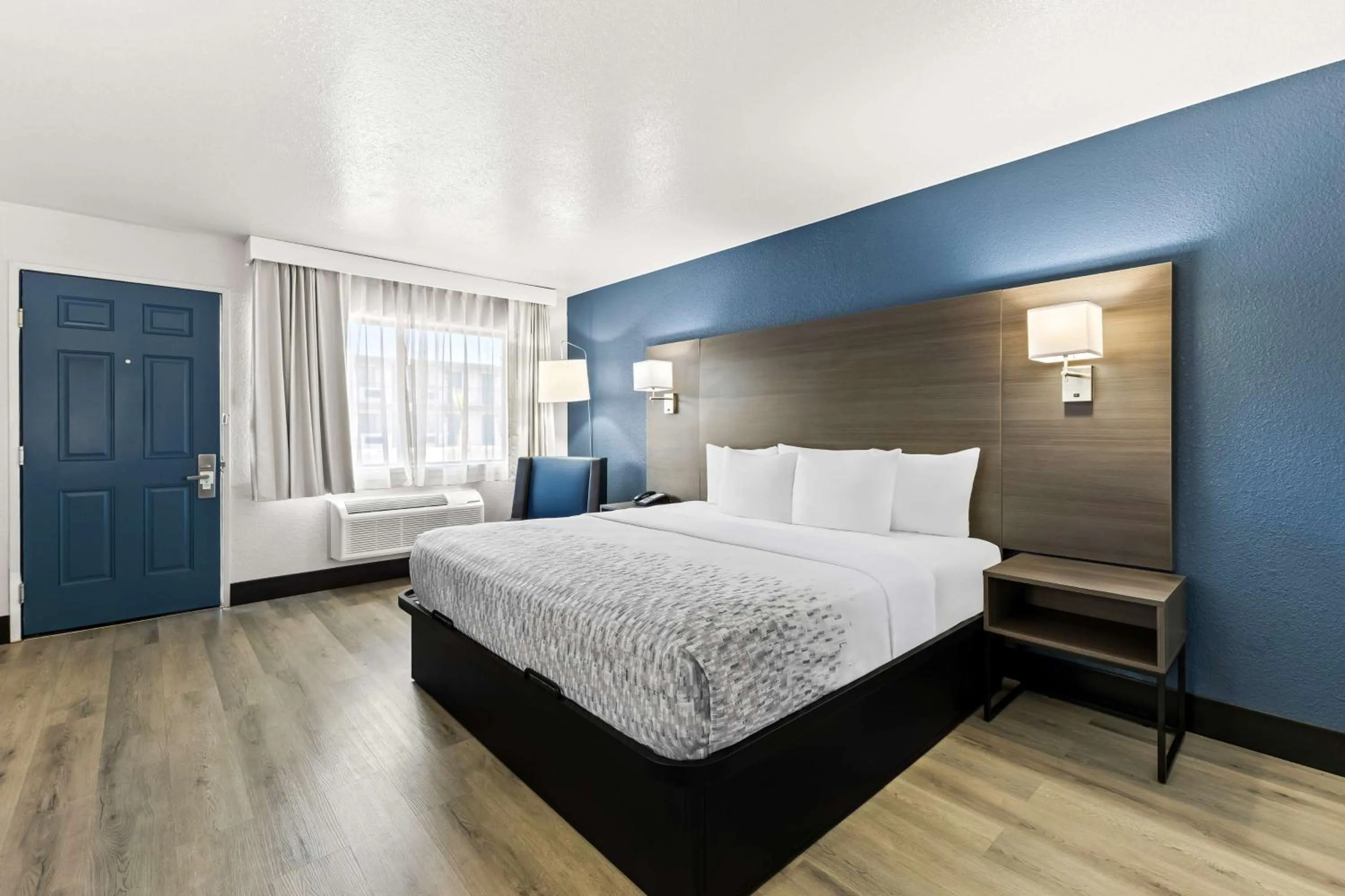 Bed in SureStay Hotel by Best Western Phoenix Airport
