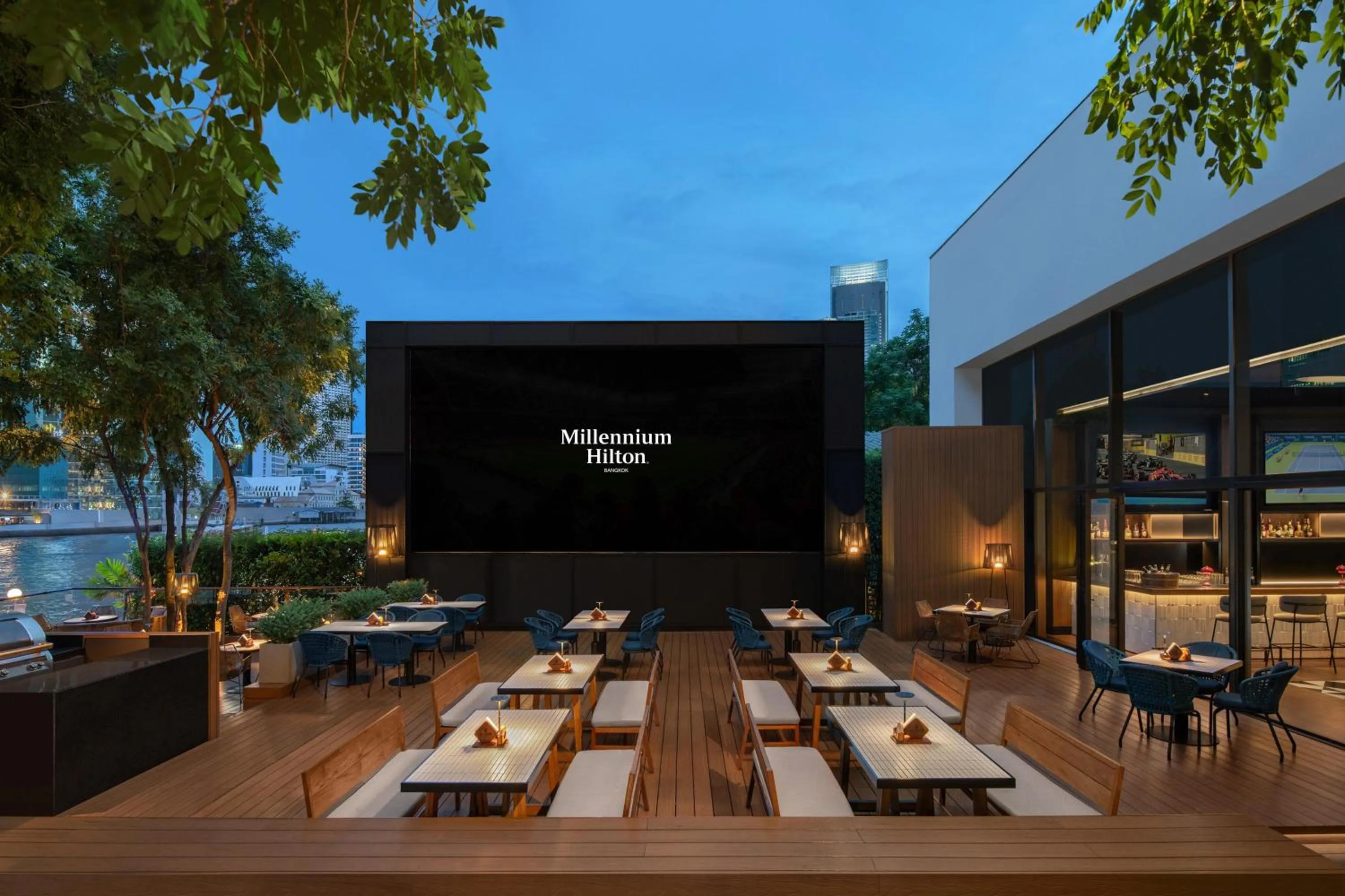 Restaurant/places to eat in Millennium Hilton Bangkok