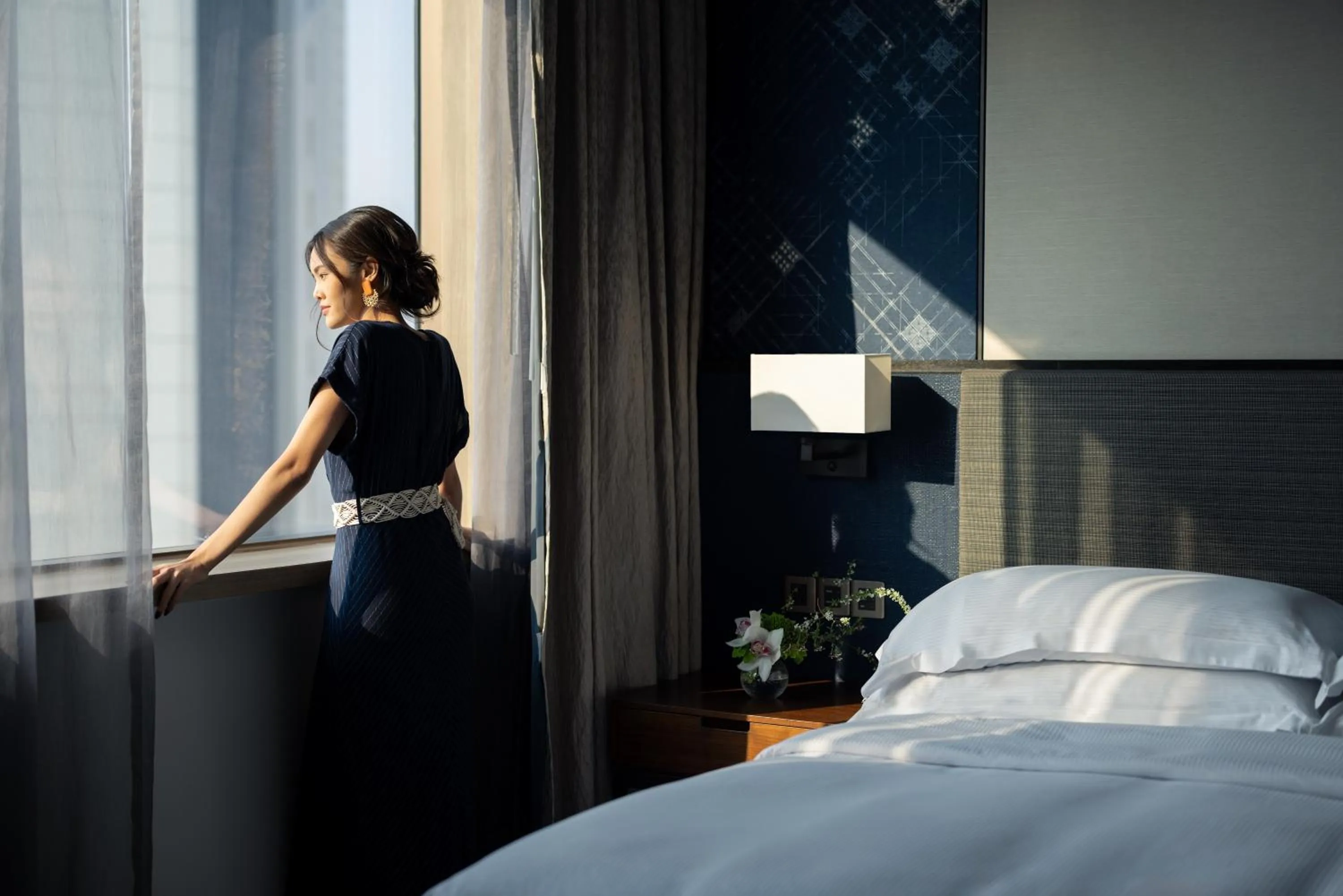 River view, Bed in Millennium Hilton Bangkok