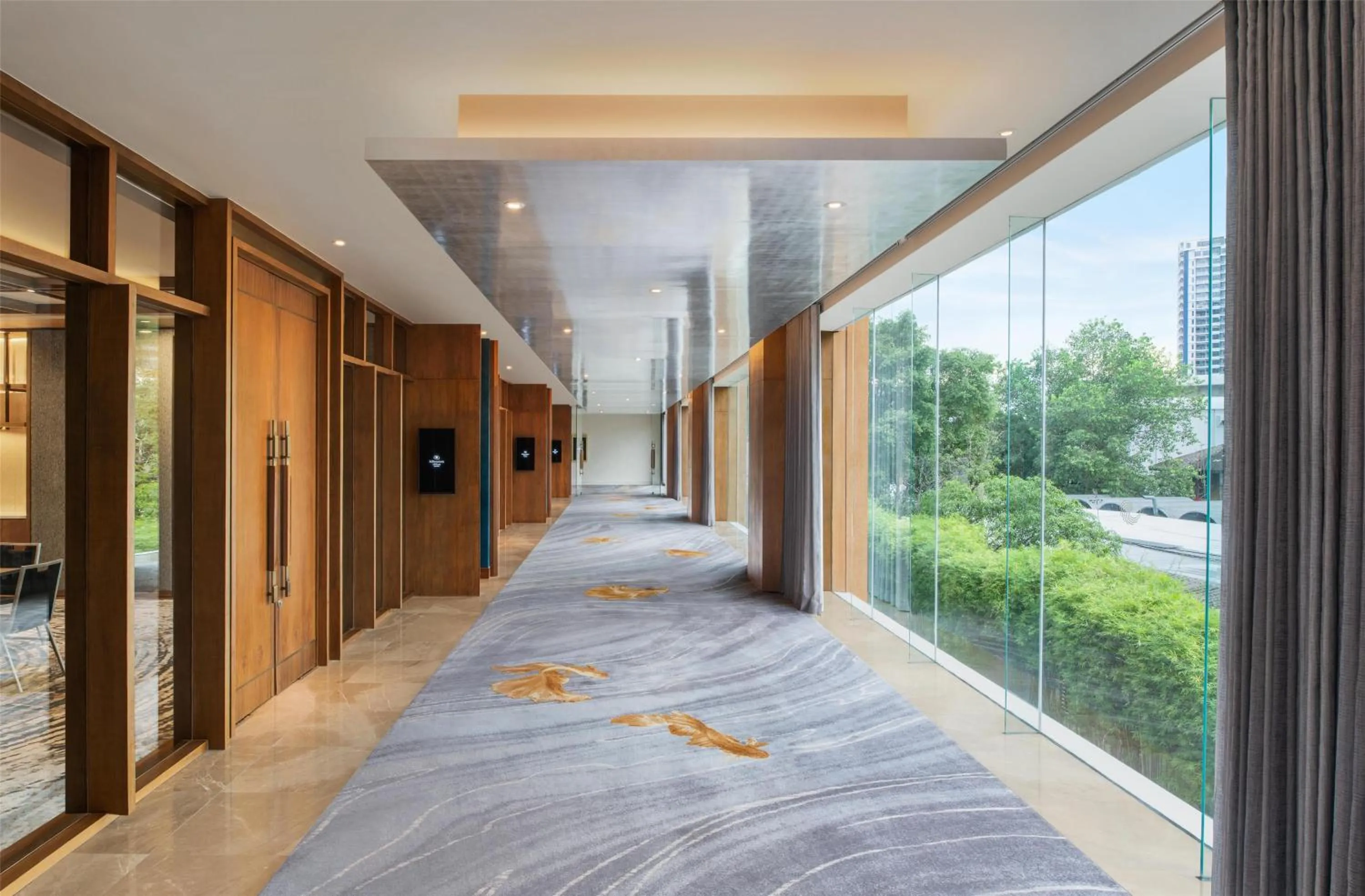 Banquet/Function facilities, Bed in Millennium Hilton Bangkok