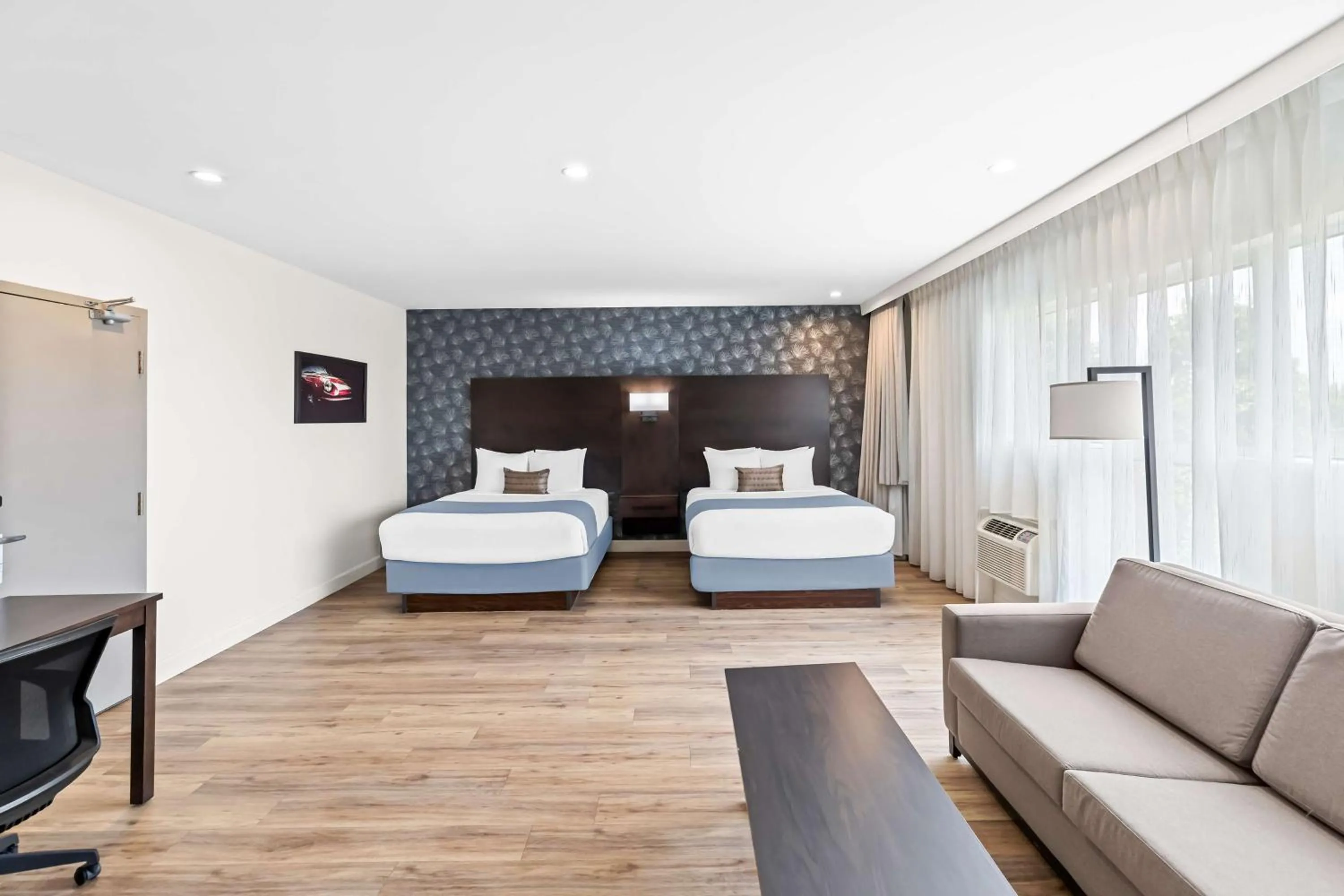 Bedroom, Bed in Best Western Plus Montreal East