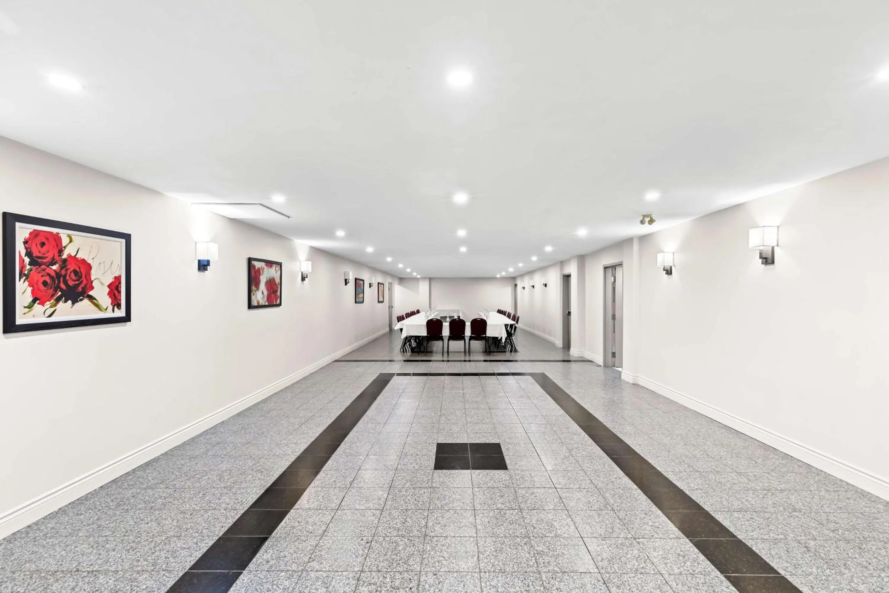 Meeting/conference room in Best Western Plus Montreal East