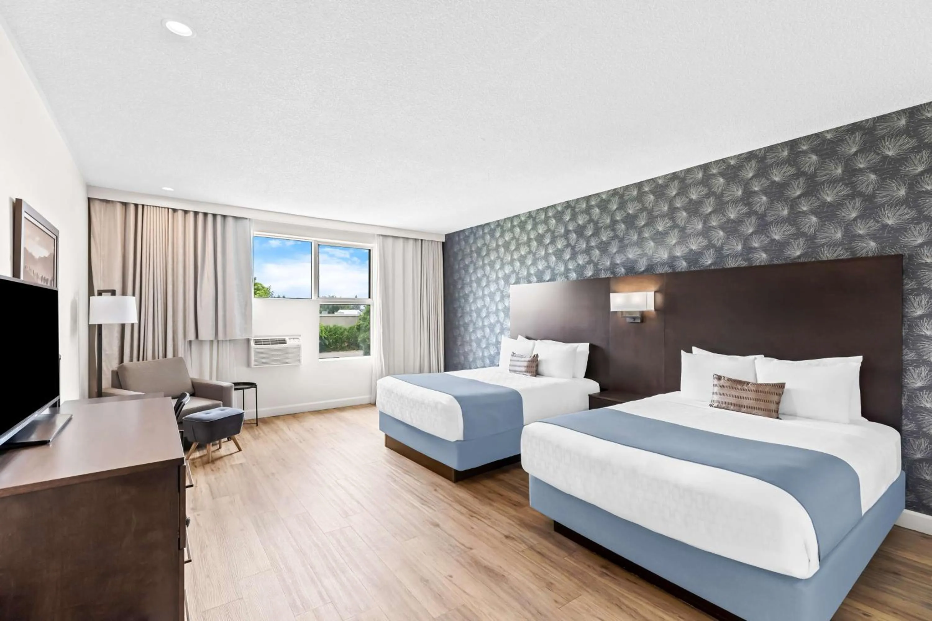 Bedroom, Bed in Best Western Plus Montreal East