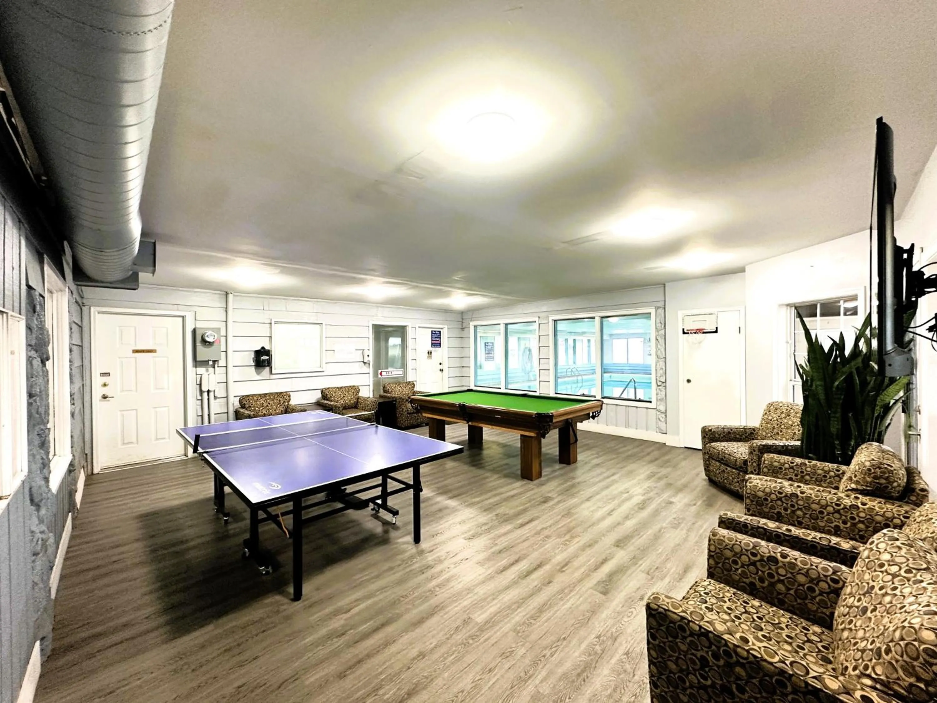 Lobby or reception in Okanagan Seasons Resort