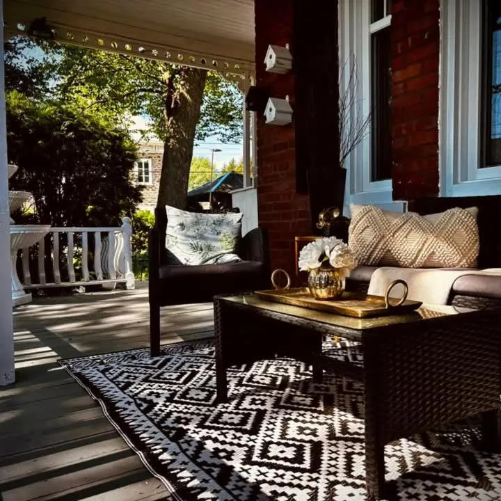 Patio in Manoir Becancourt Hotel