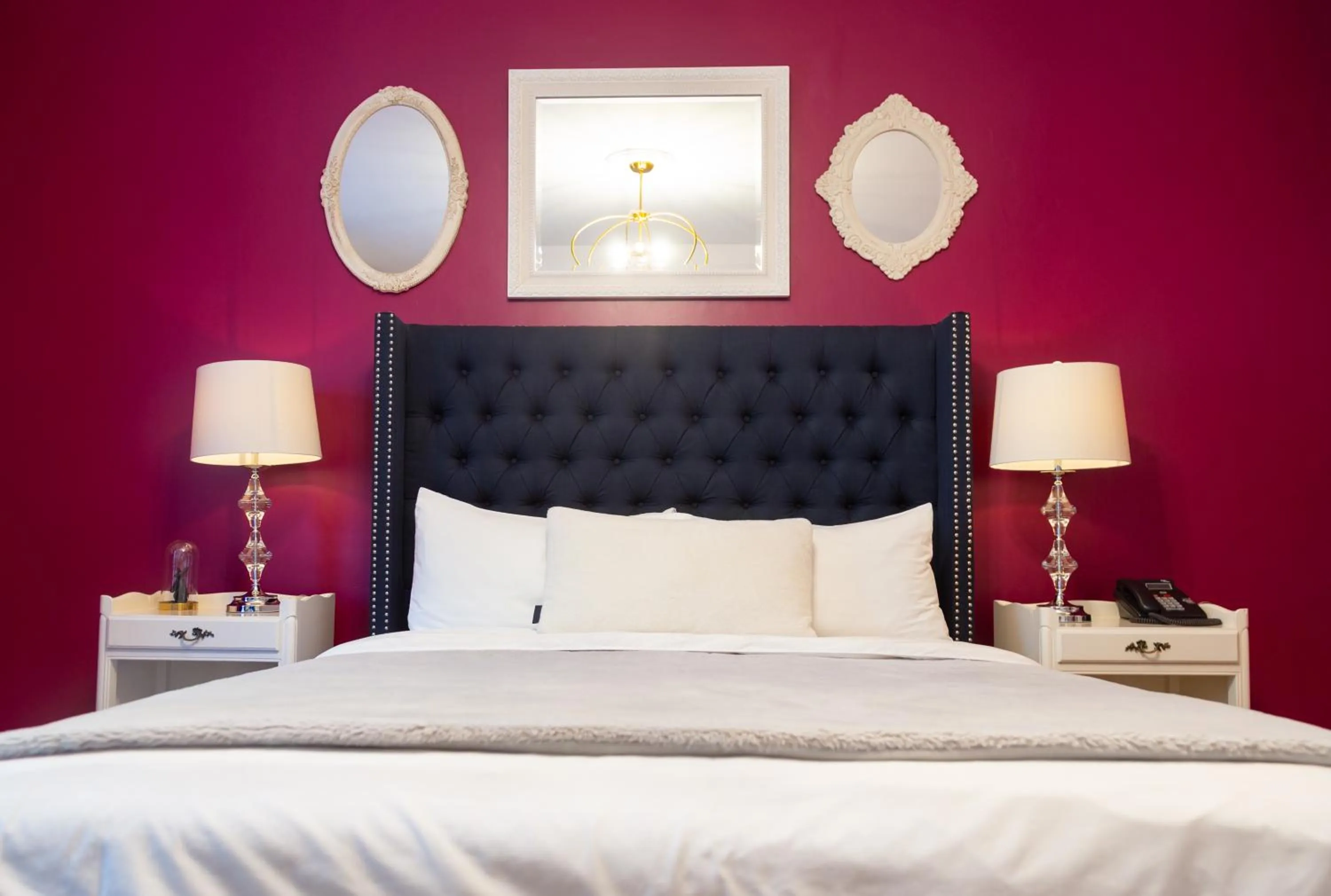 Bed in Manoir Becancourt Hotel