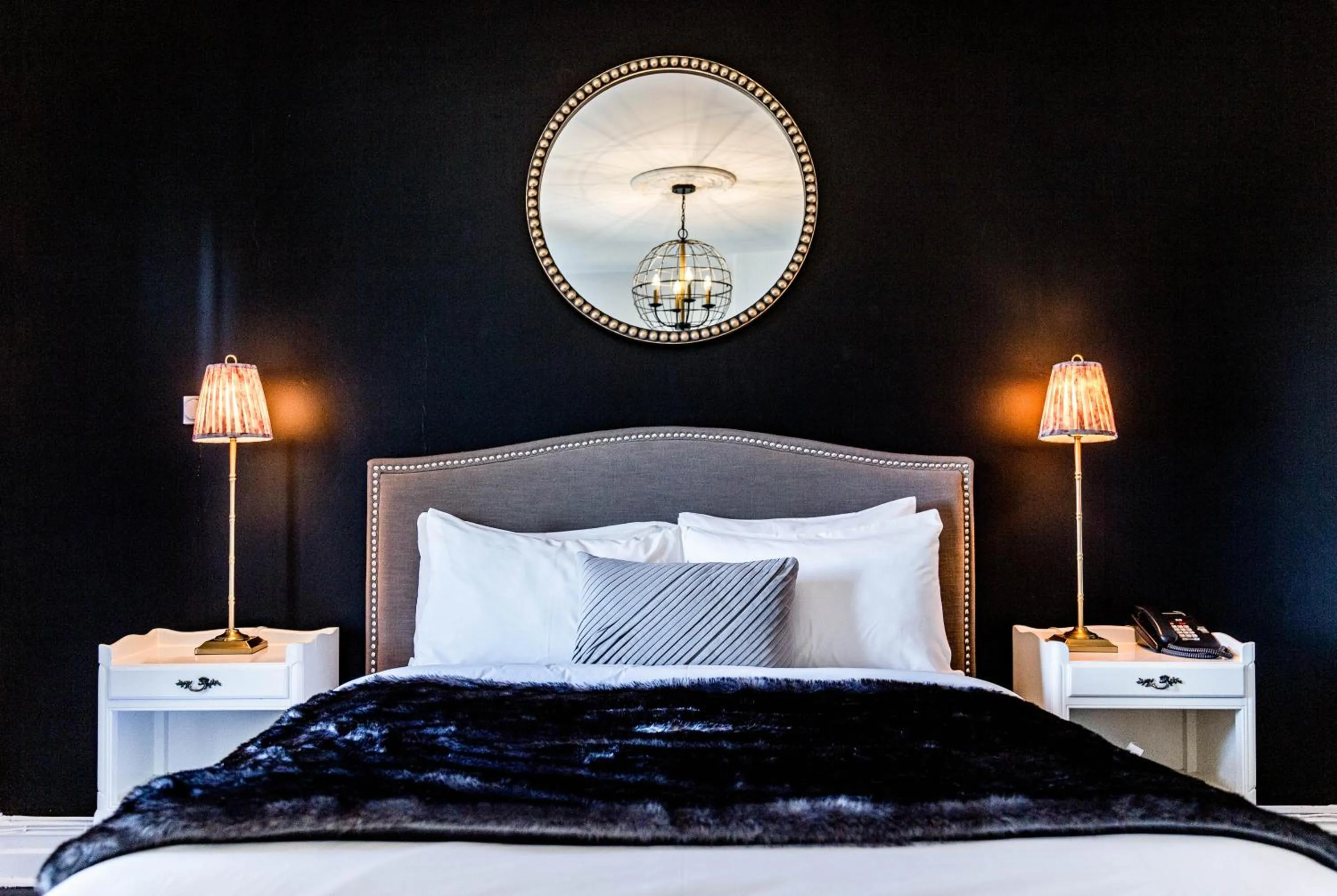 Bed in Manoir Becancourt Hotel