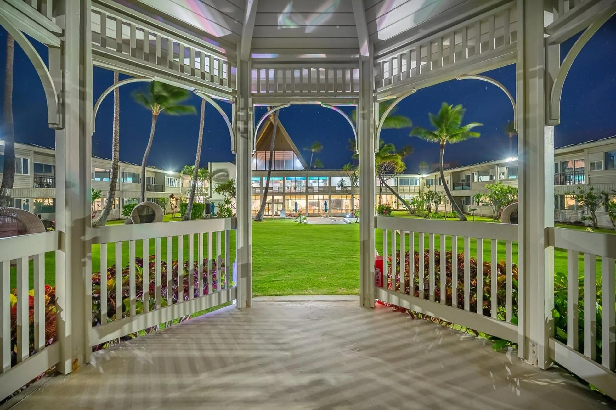 Property building in Maui Beach Hotel