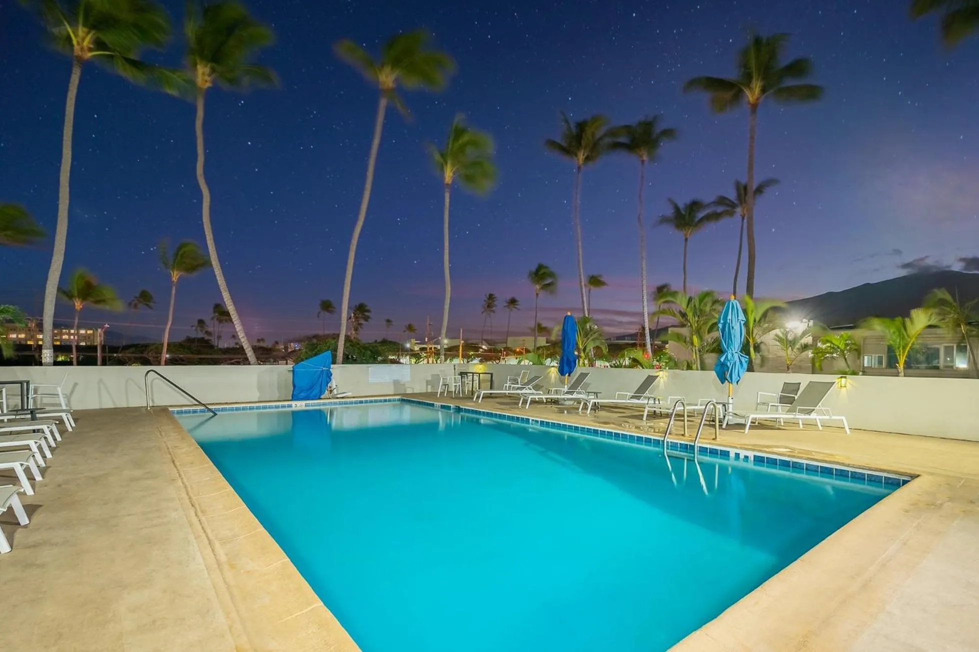 Swimming pool in Maui Beach Hotel