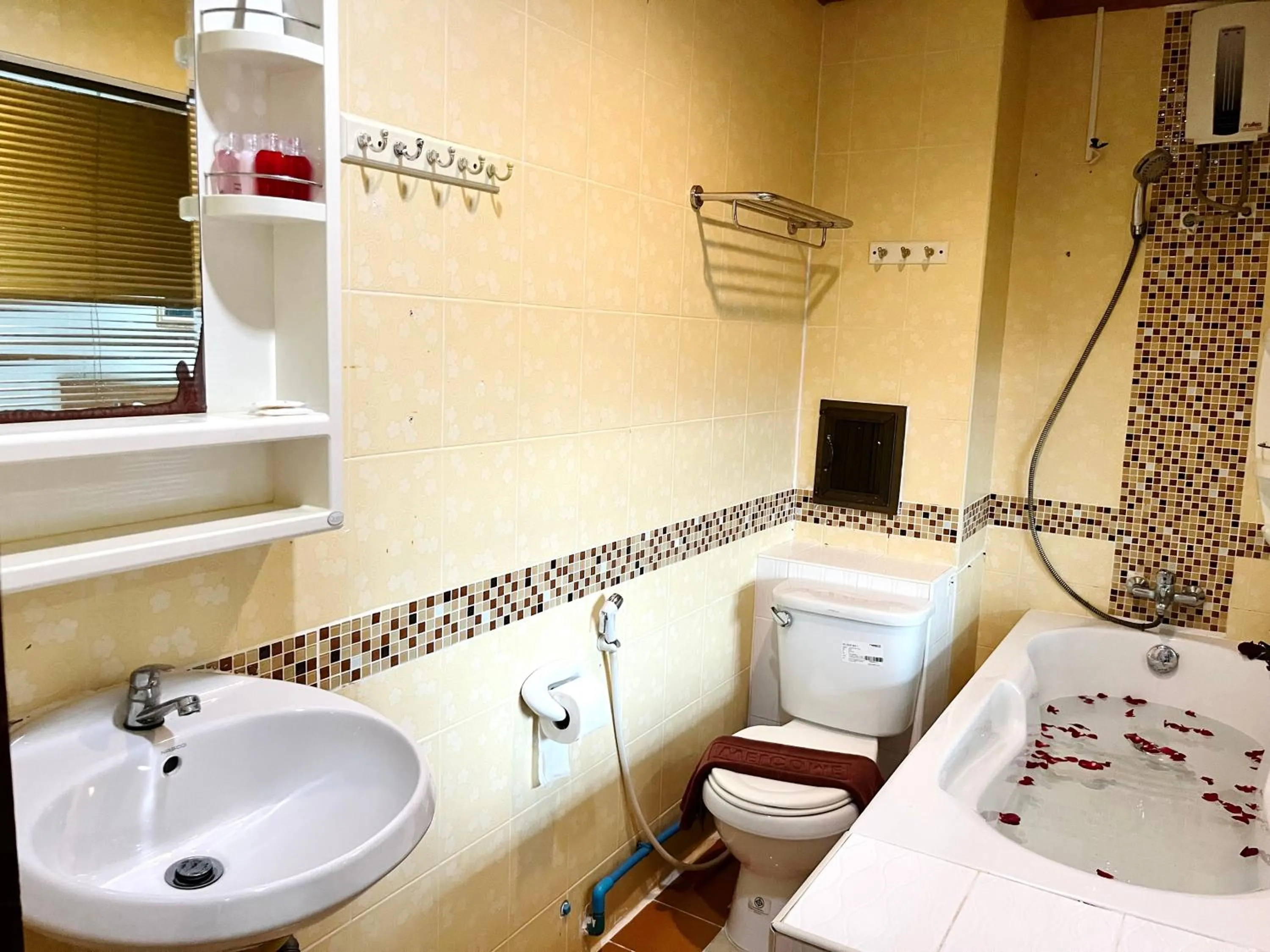 Toilet in Patong Lamai Residence