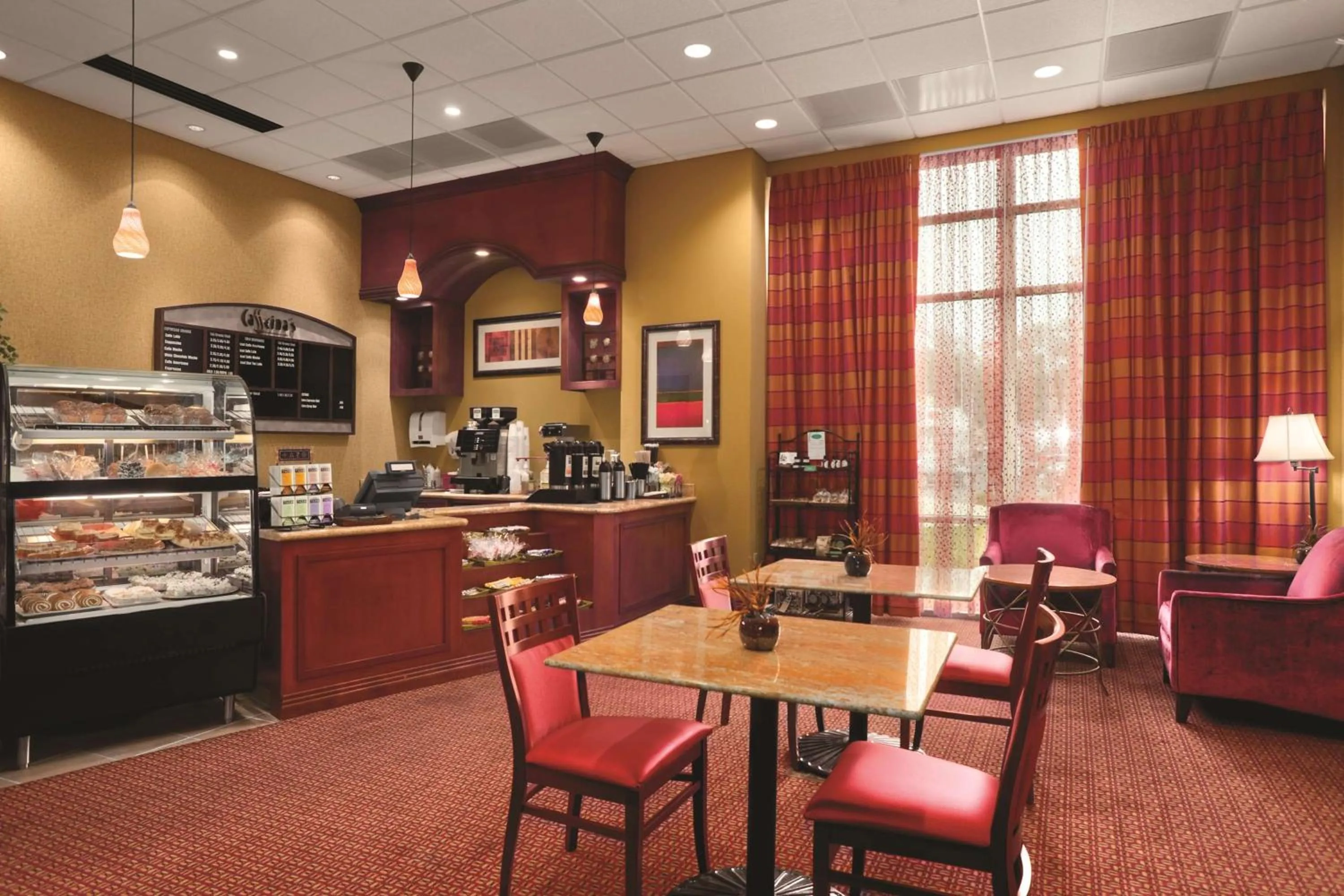 Restaurant/places to eat in Embassy Suites East Peoria Hotel and Riverfront Conference Center
