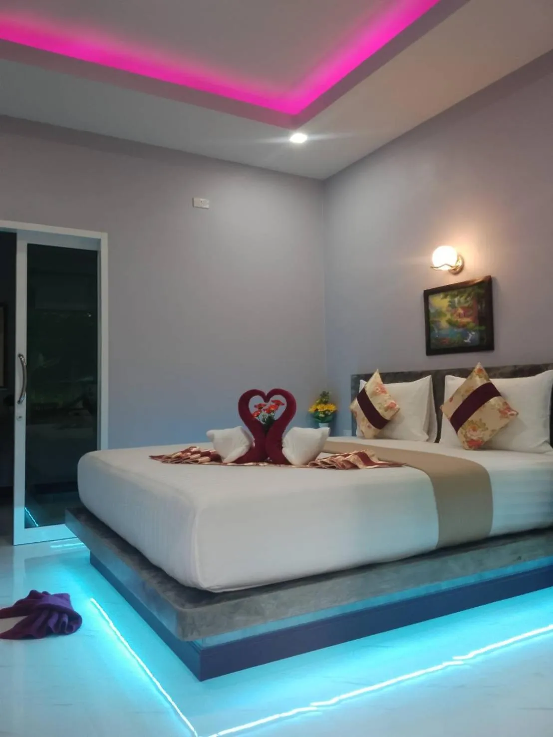 Bed in Pana Long Beach Resort - SHA Plus