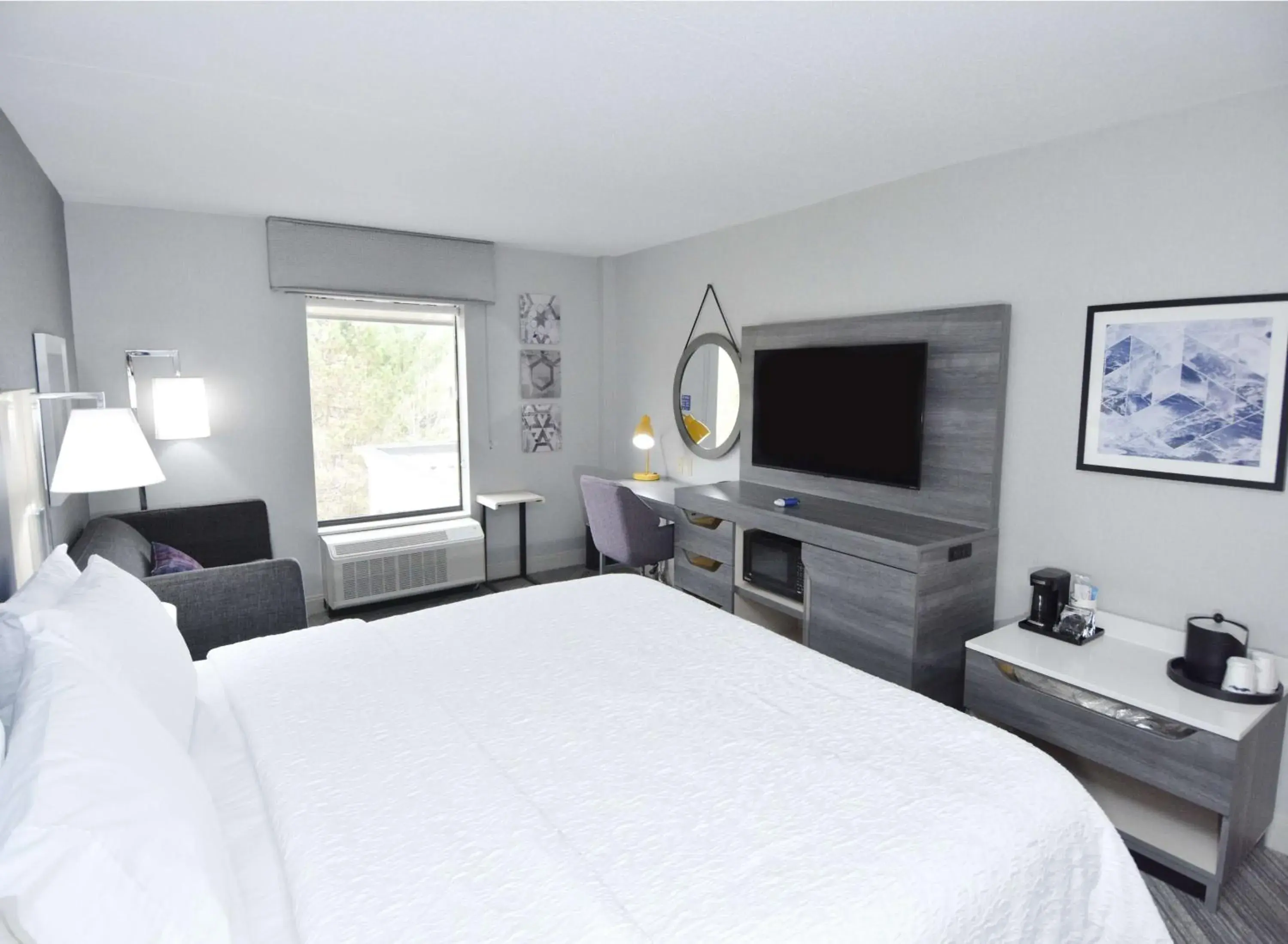 King Study Room - Non-Smoking in Hampton Inn Auburn King Study Room - Non-Smoking in Hampton Inn Auburn