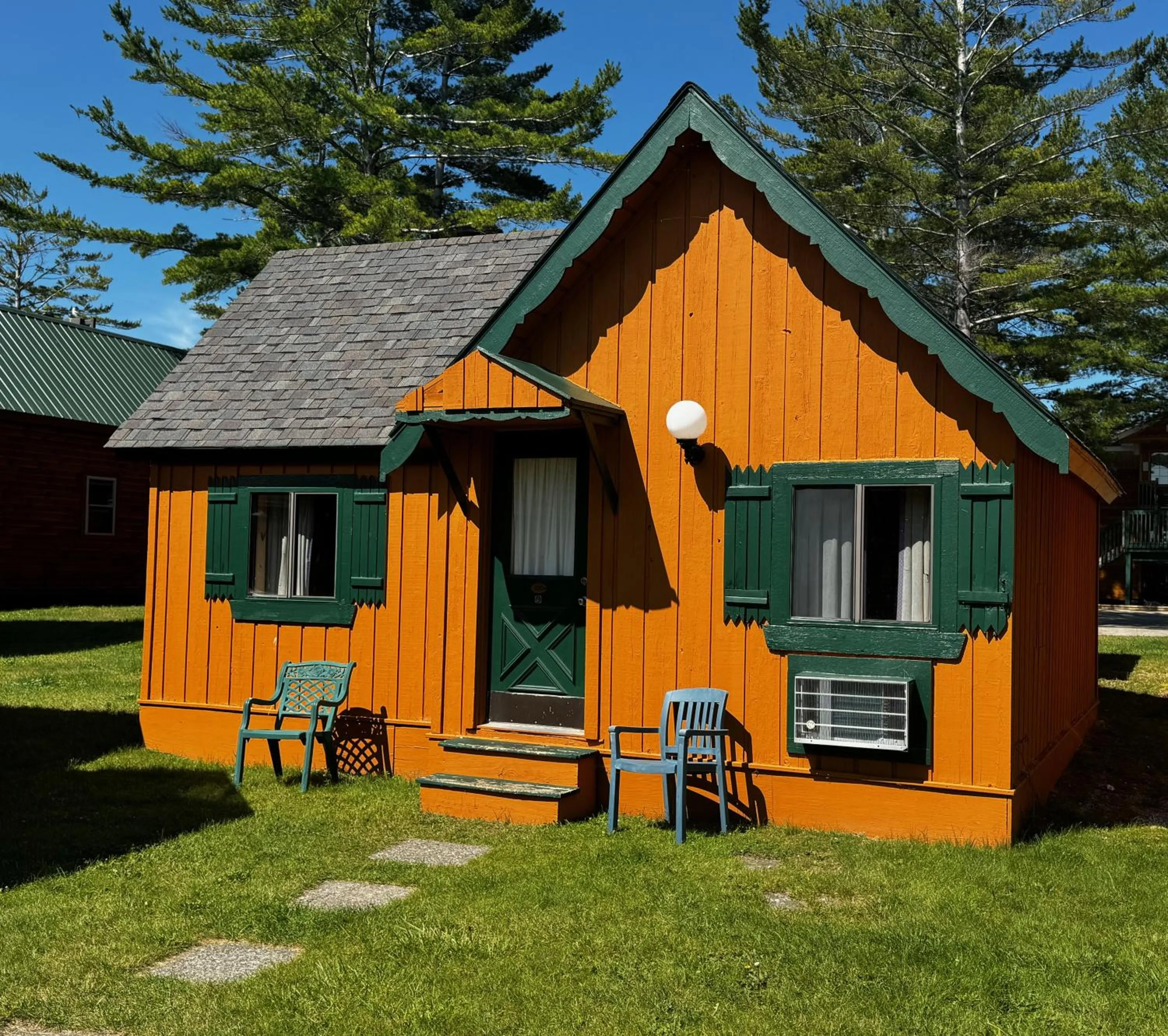 Cabins of Mackinac & Lodge