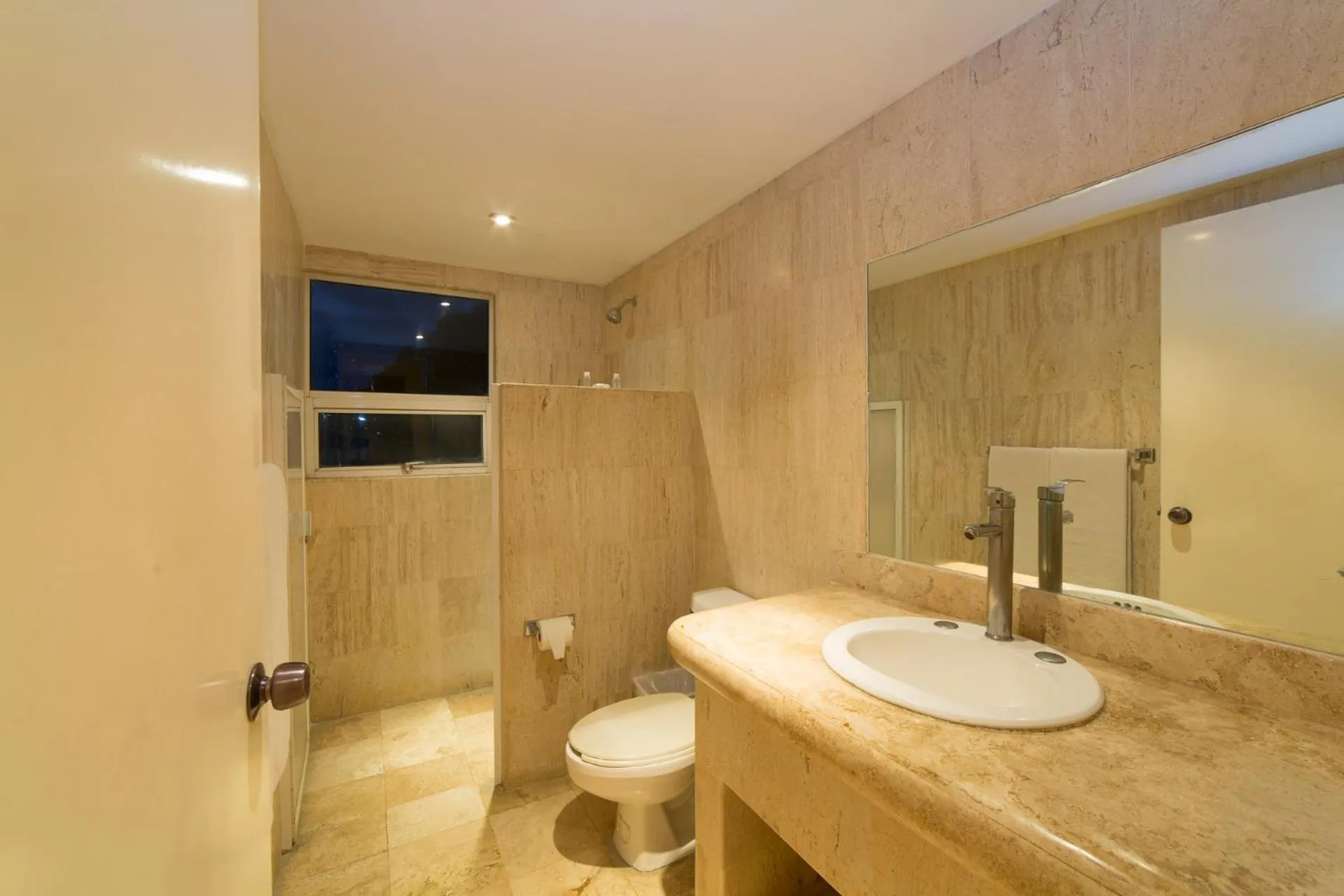 Bathroom in Hotel Villamar Princesa Suites