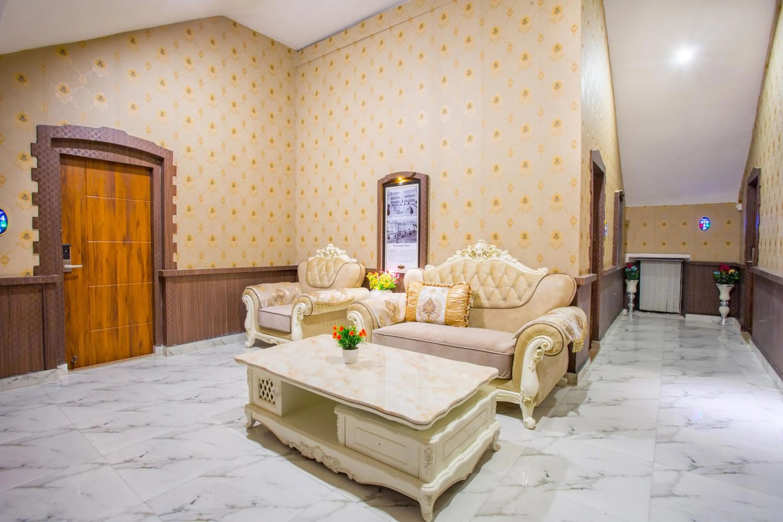 Lobby or reception, Bed in Royal Empire Boutique Hotel