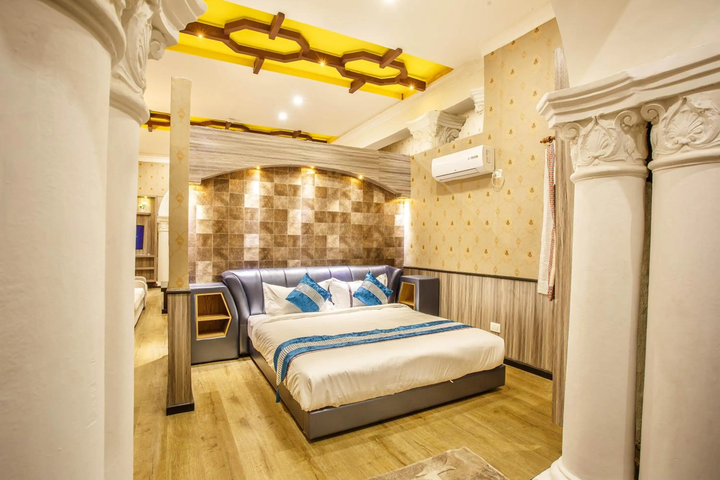 Shower, Bed in Royal Empire Boutique Hotel