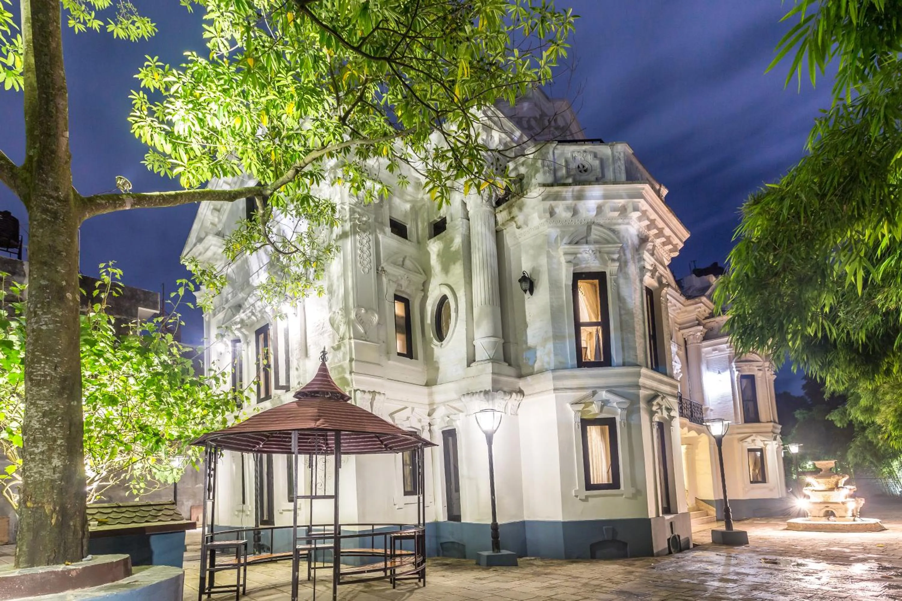 Facade/entrance in Royal Empire Boutique Hotel