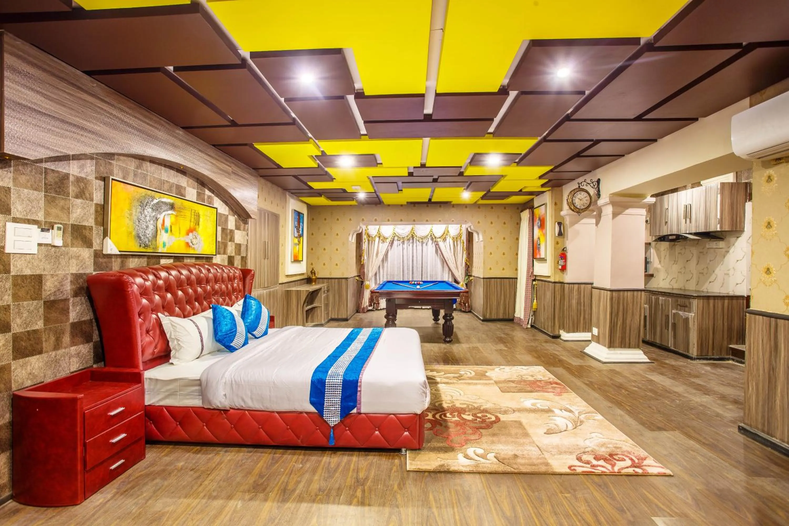 Shower, Bed in Royal Empire Boutique Hotel