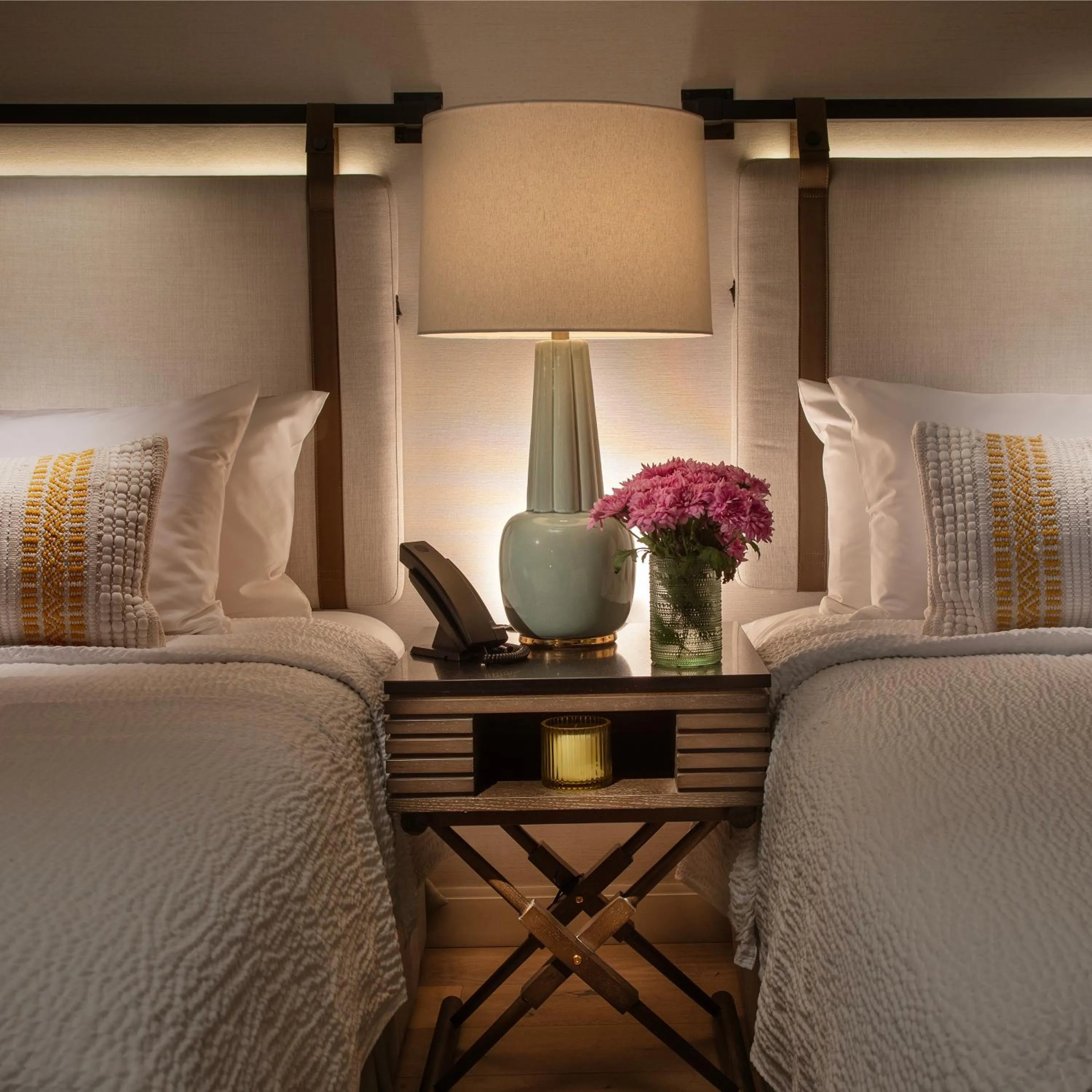 Bedroom, Bed in The Cottages Hotel