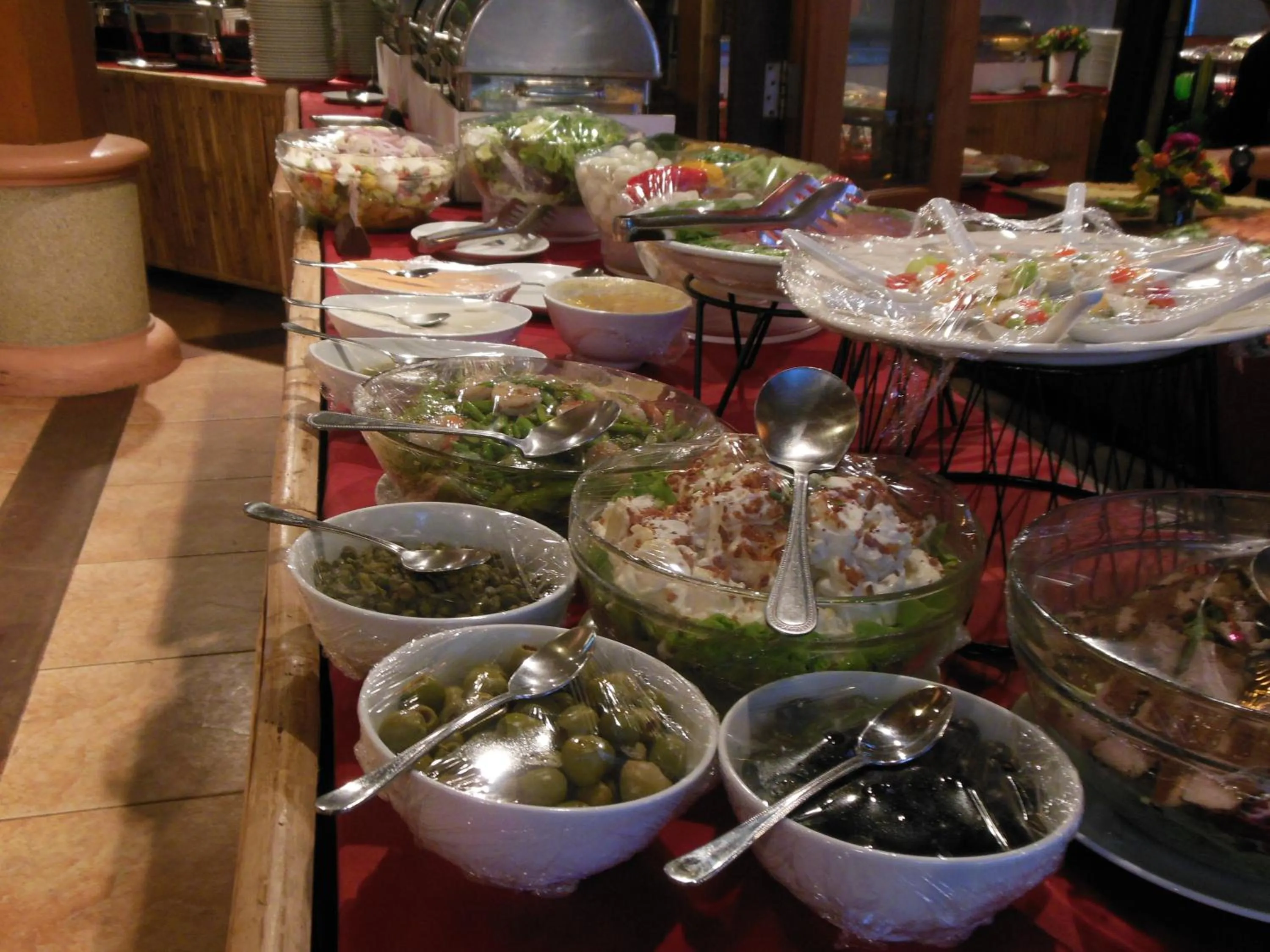 Restaurant/places to eat in Thai House Beach Resort