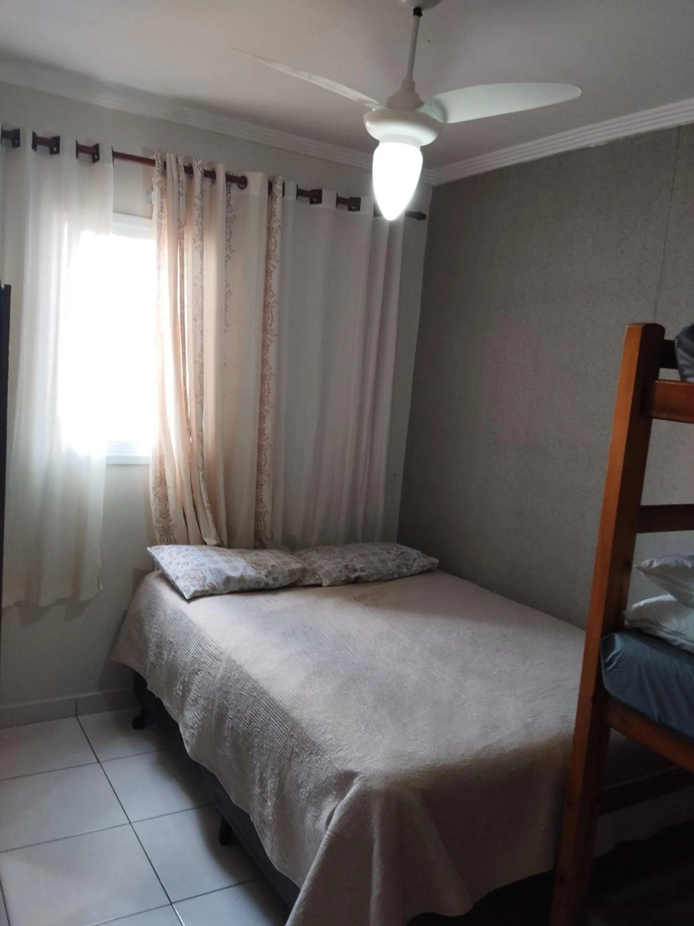 Bed in Apê Temporada Praia Grande SP Completo com Piscina, Churrasqueira, Estacionamento